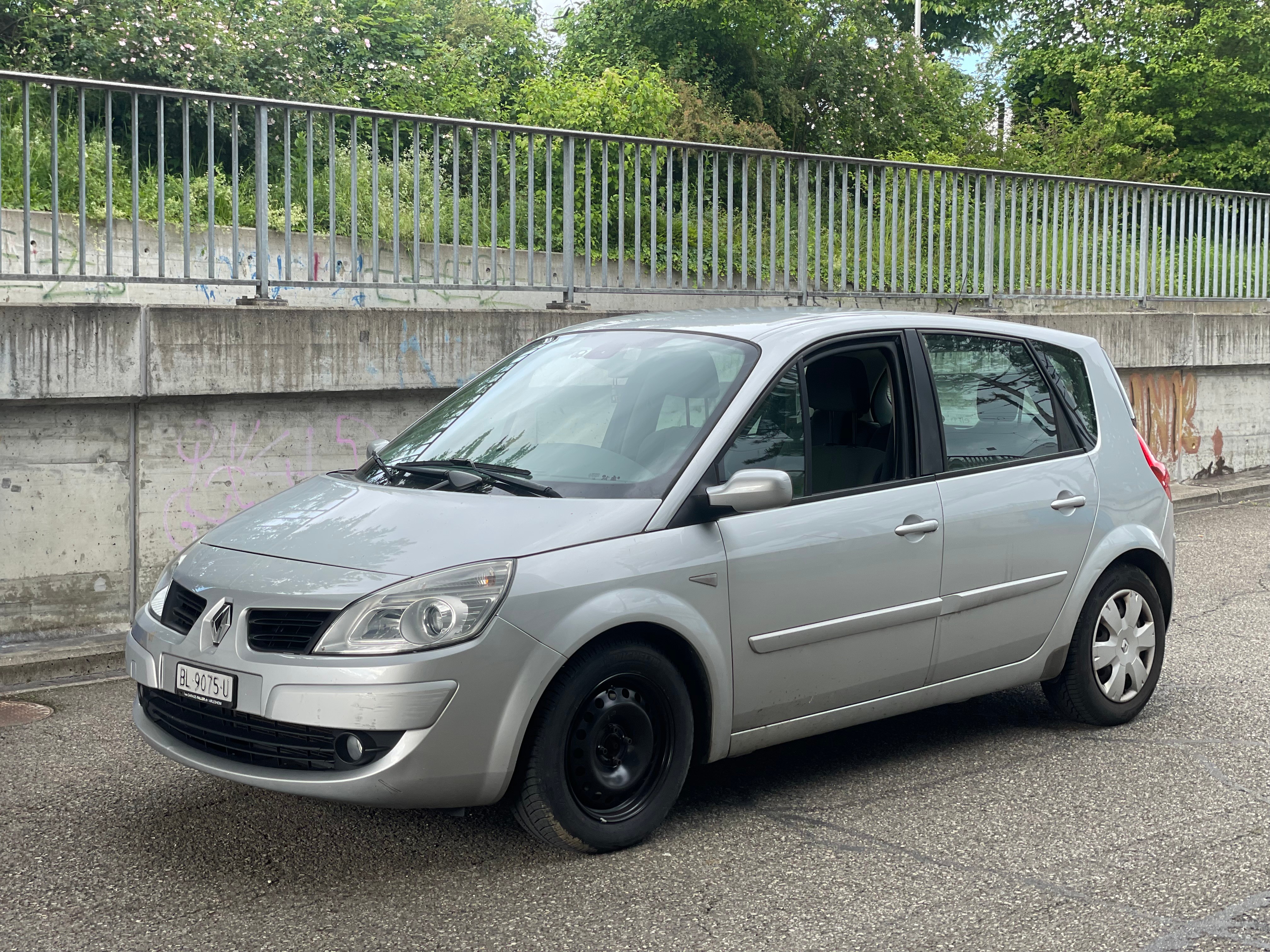 RENAULT Scénic 2.0 16V Dynamique