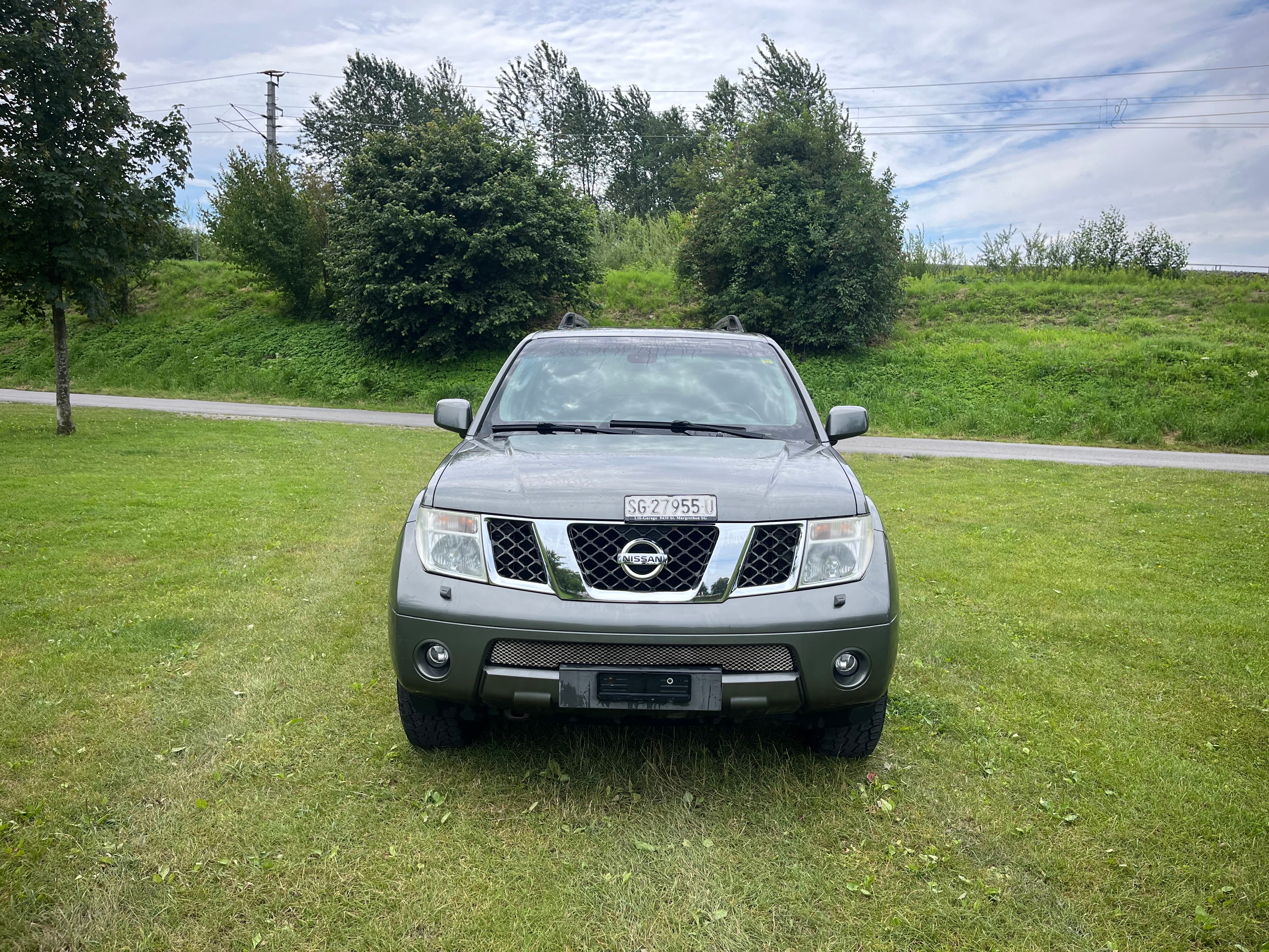 NISSAN Pathfinder 4.0 LE