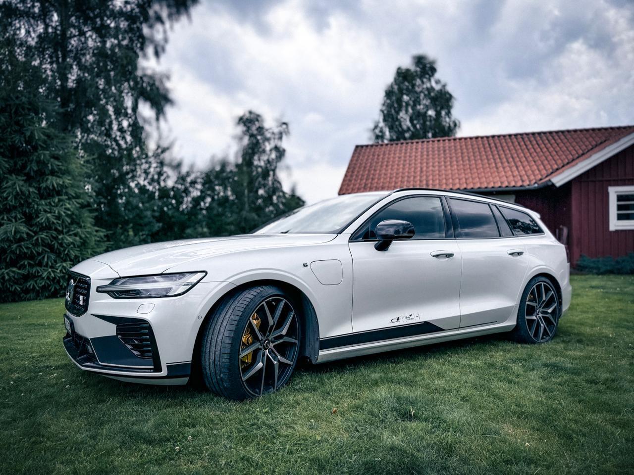 VOLVO V60 T8 eAWD Plug-in Hybrid Polestar Engineered