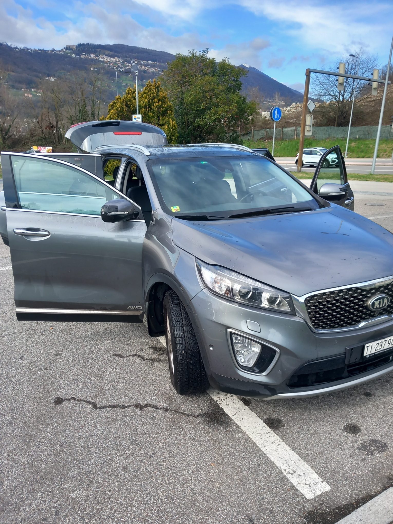 KIA Sorento 2.2 CRDI Style 7P. Automatic