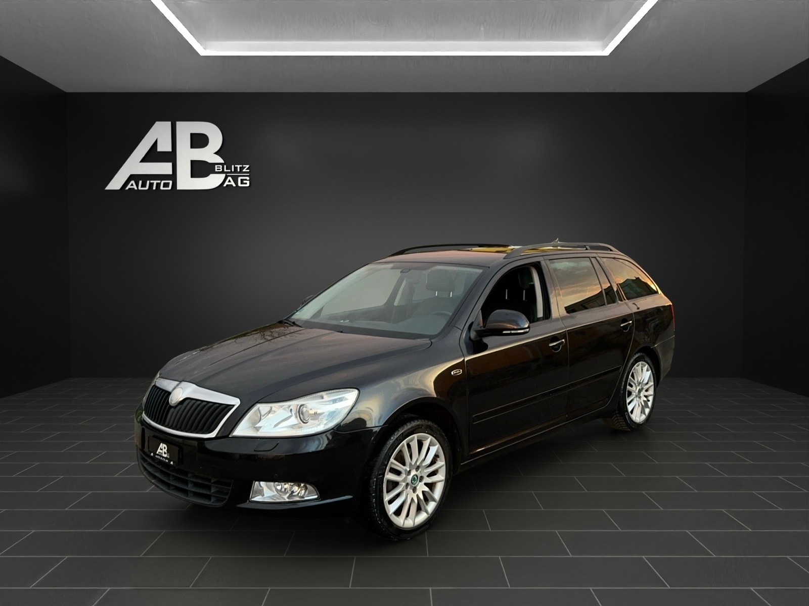 SKODA Octavia Combi 1.8 TSI Laurin & Klement DSG