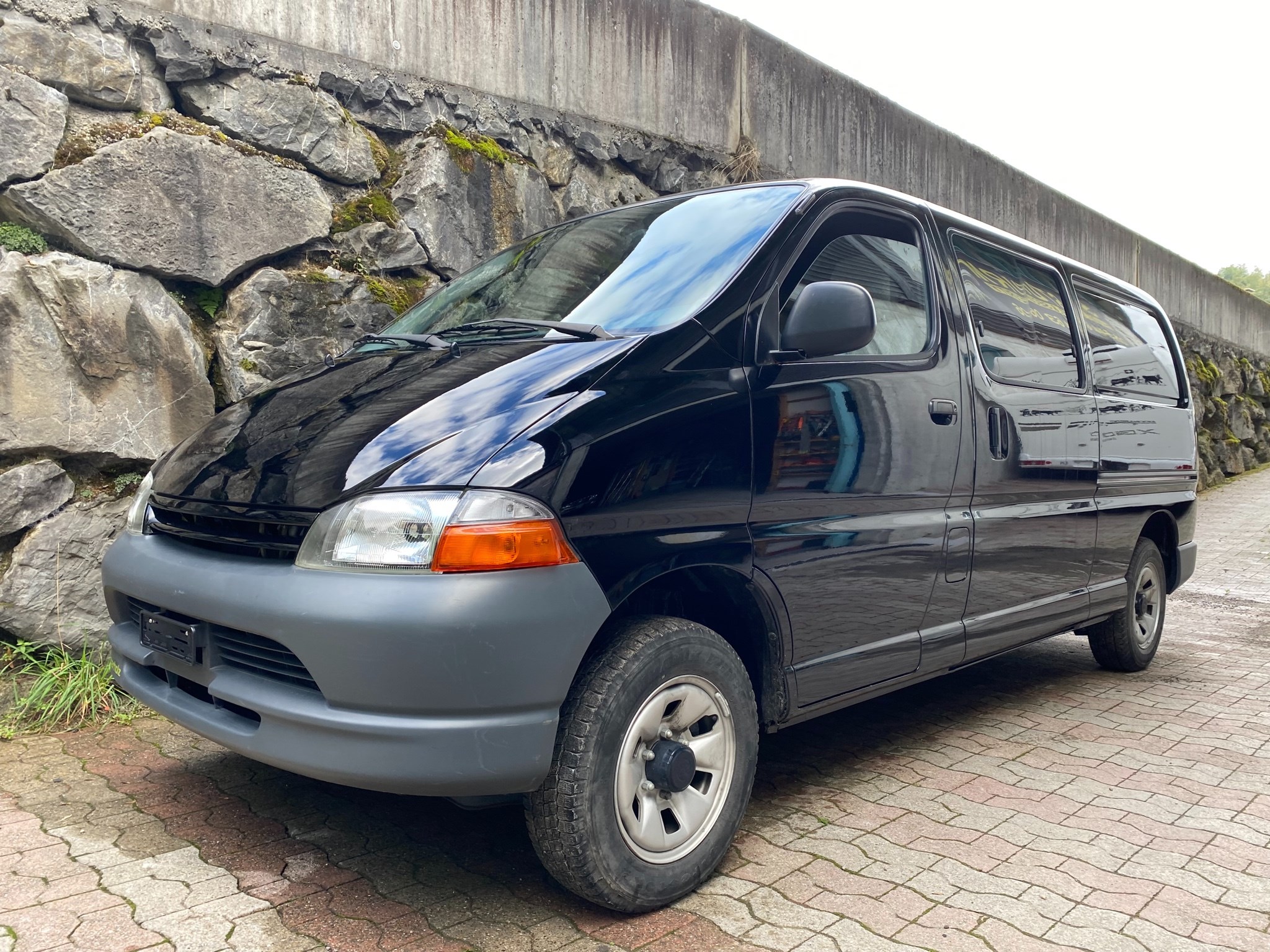 TOYOTA Hiace 2.7 GL Wagon 4x4