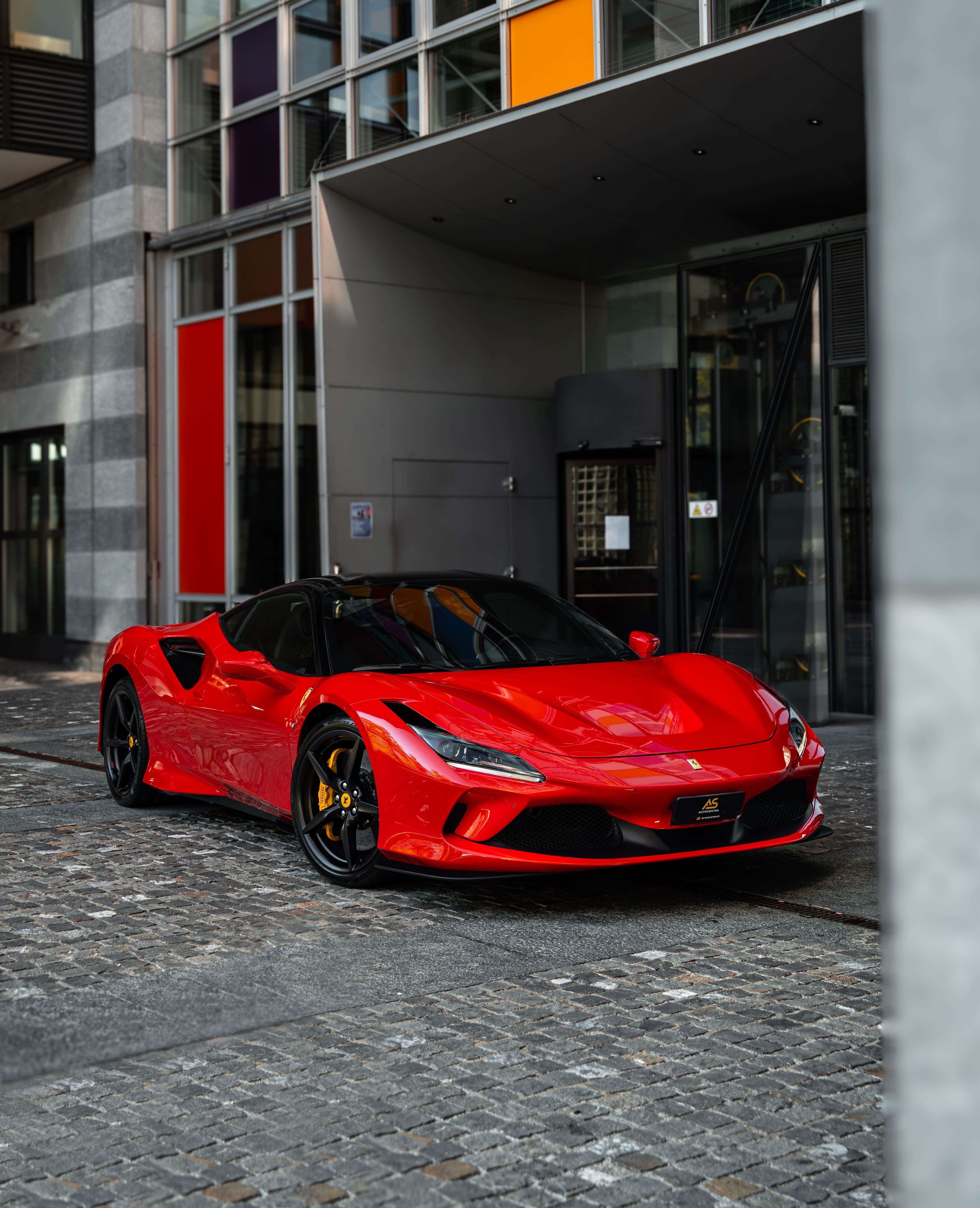 FERRARI F8 Tributo (CH) ROSSO CORSA | FERRARI GARANTIE | Liftsystem | Carbon