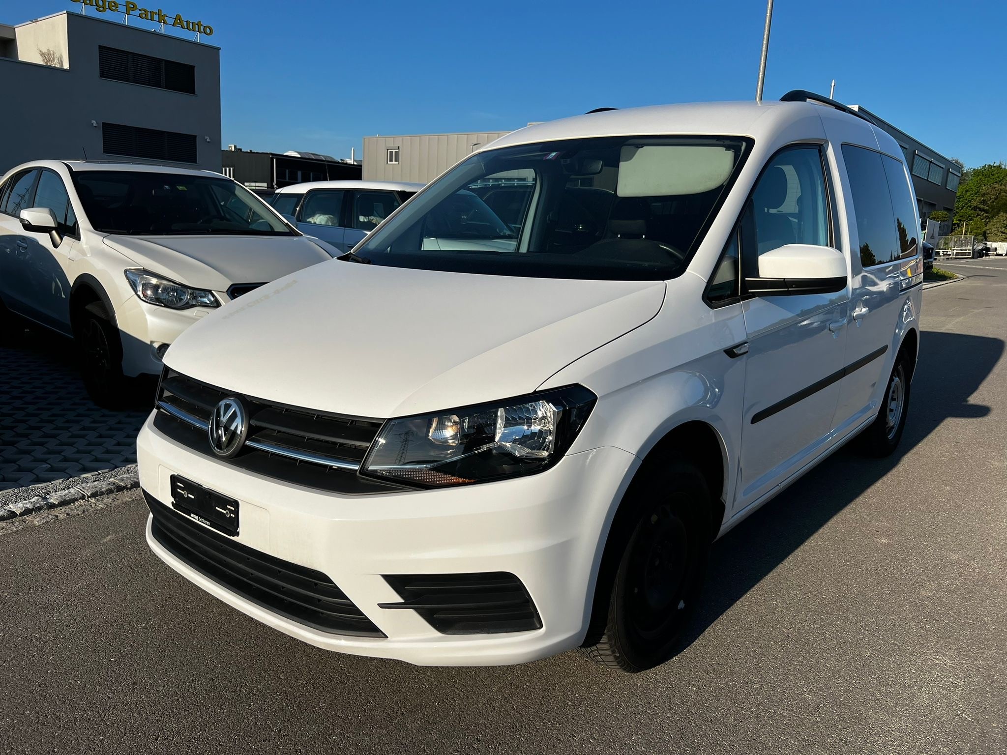 VW Caddy 2.0 TDI DSG Behindertengerecht-Rampe