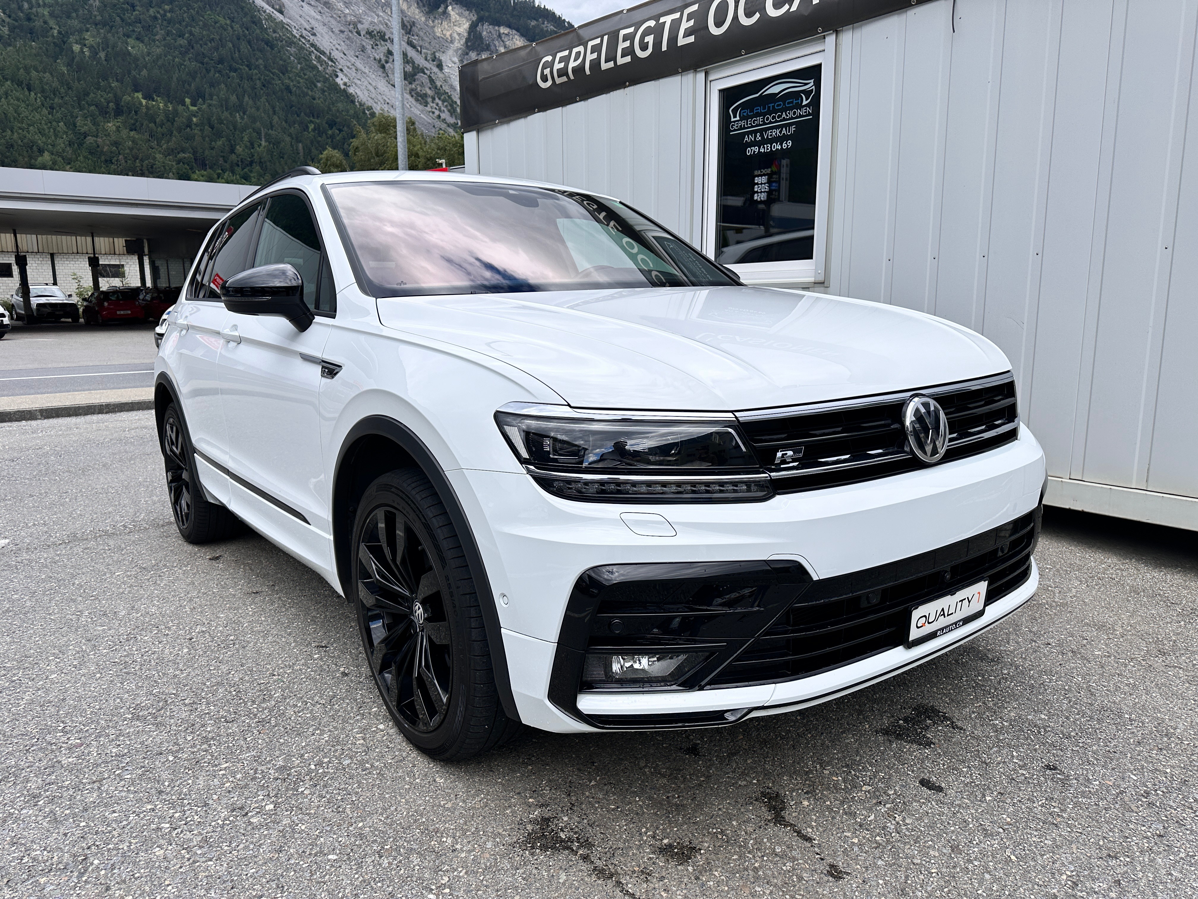 VW Tiguan 2.0TSI R-LINE 4Motion DSG