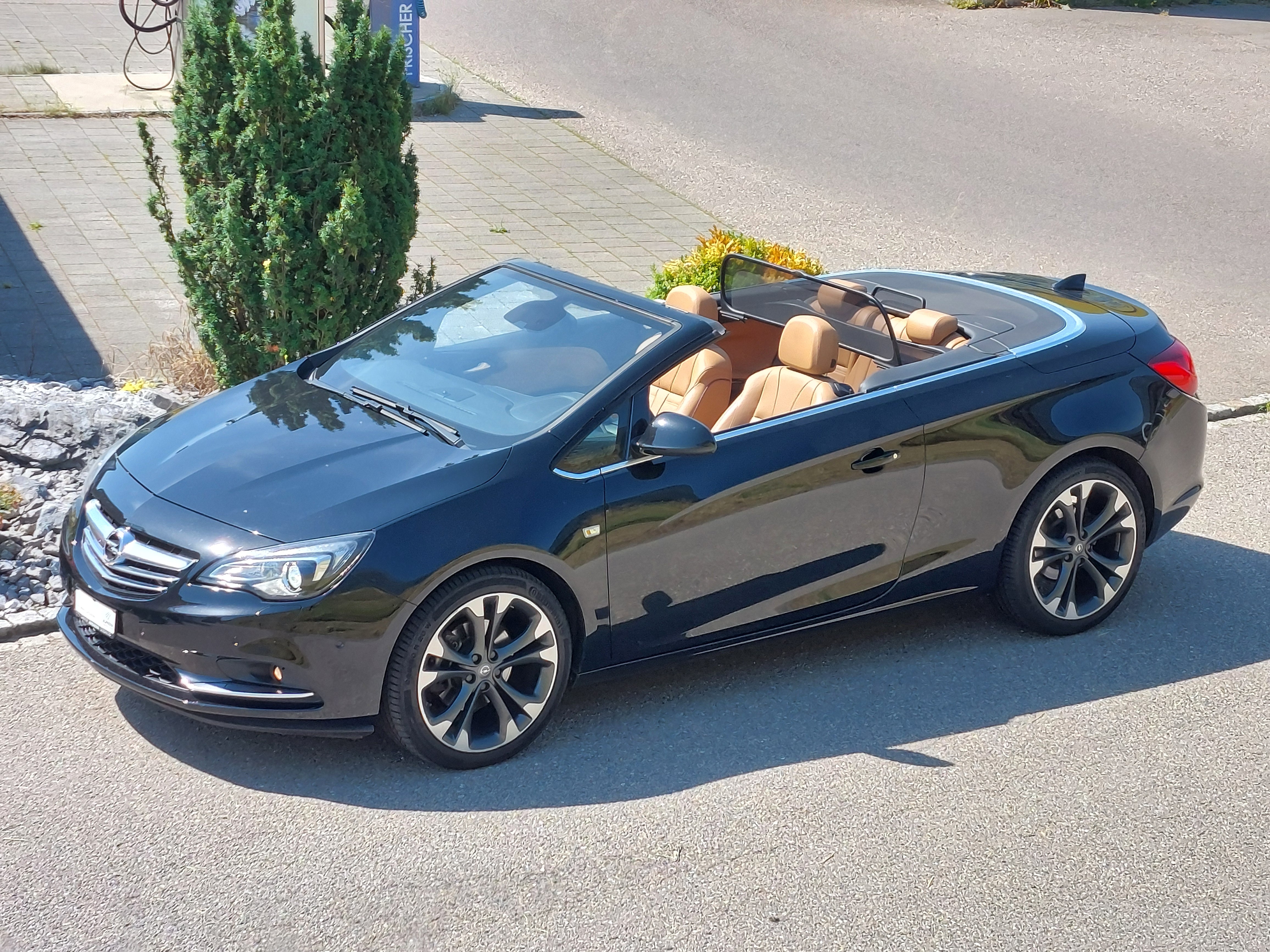 OPEL Cascada 1.6i 16V Cosmo Automat