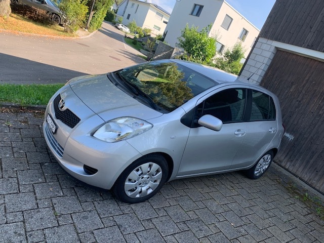 TOYOTA Yaris 1.3 Linea Luna