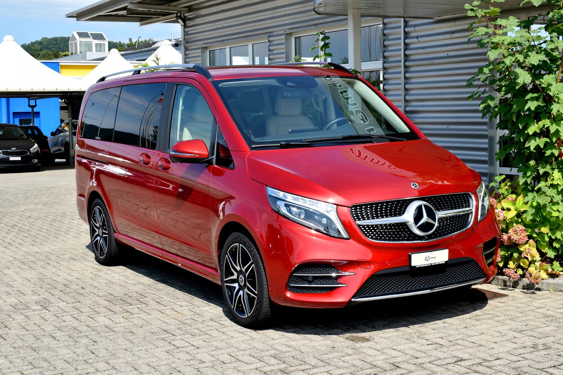 MERCEDES-BENZ V 300 d lang AMG Line Avantgarde 4Matic 9G-Tronic (CH Auto) Voll-Ausstattung AHK 2.5T