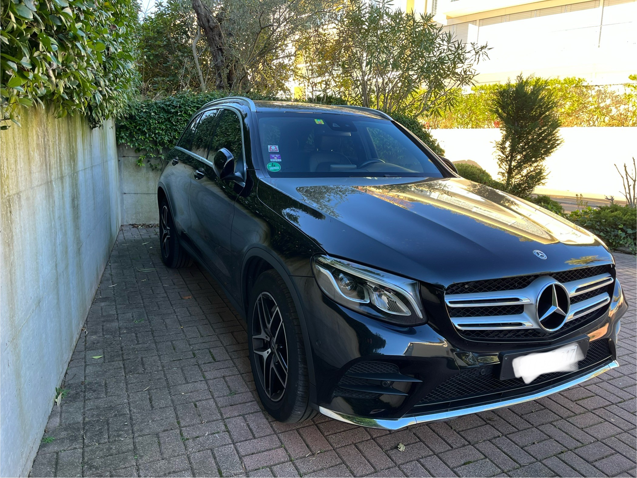 MERCEDES-BENZ GLC 250 AMG Line Interior + Exterior 4Matic 9G-Tronic