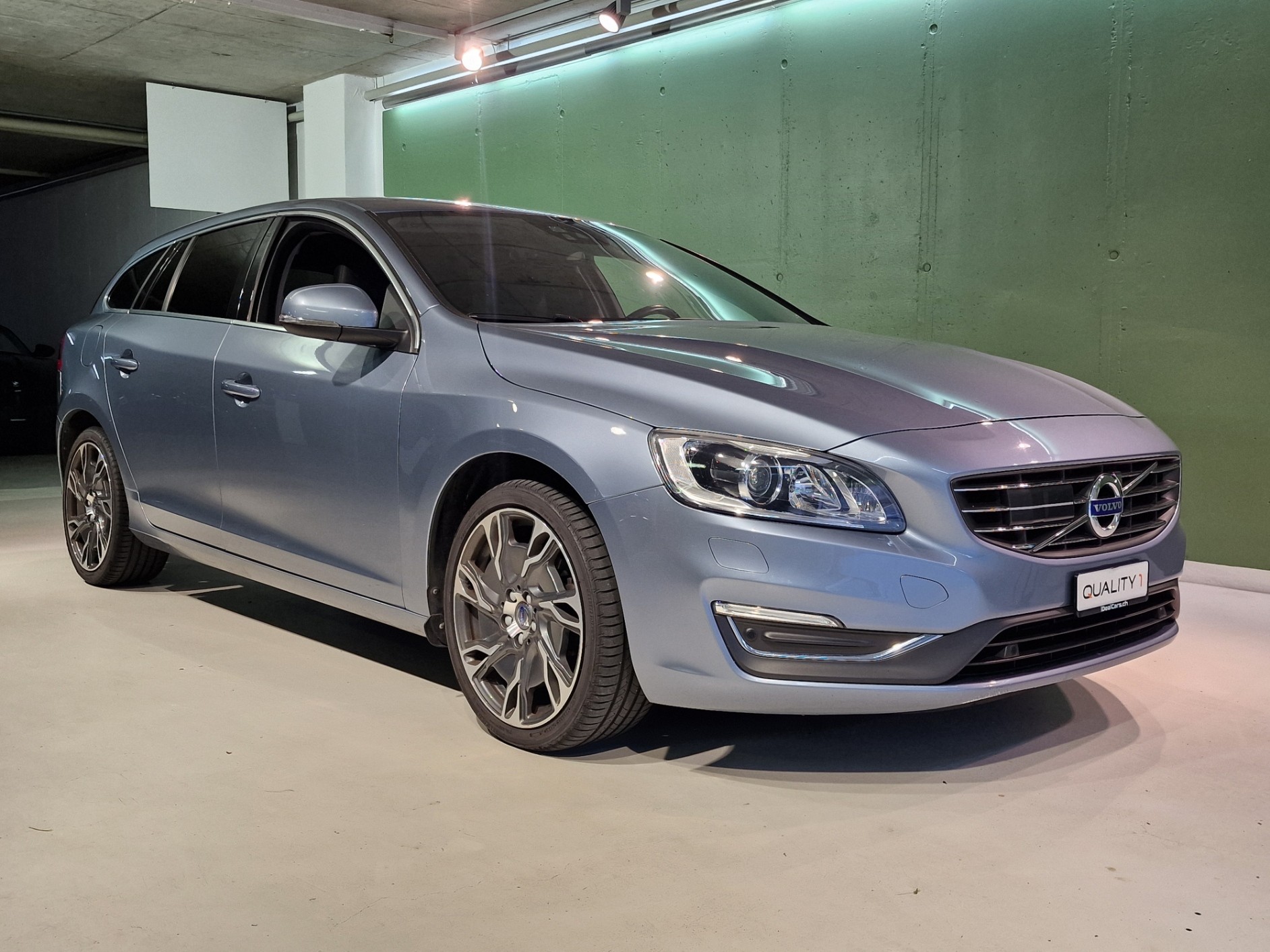 VOLVO V60 T4 Summum Geartronic