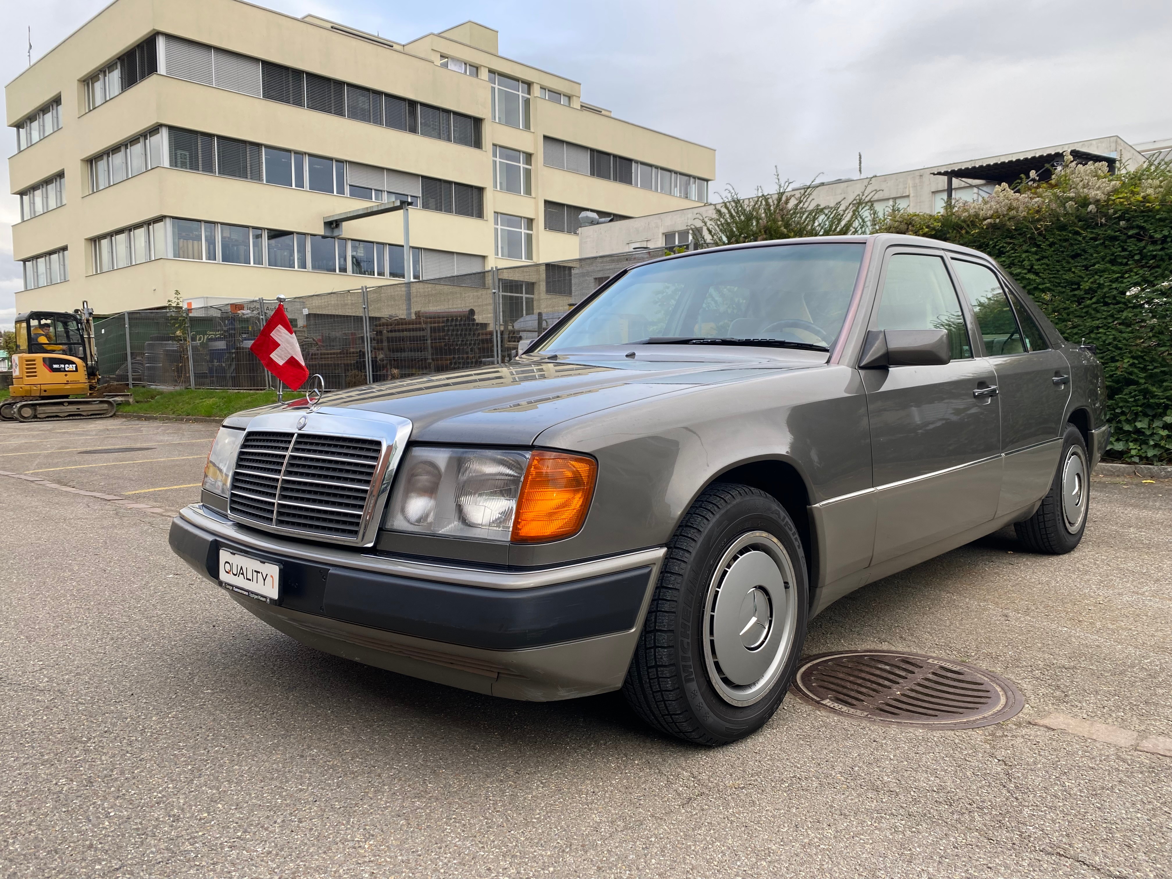 MERCEDES-BENZ 220 E-16