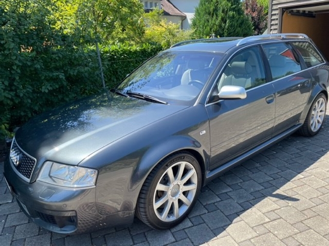 AUDI RS6 Avant quattro tiptronic