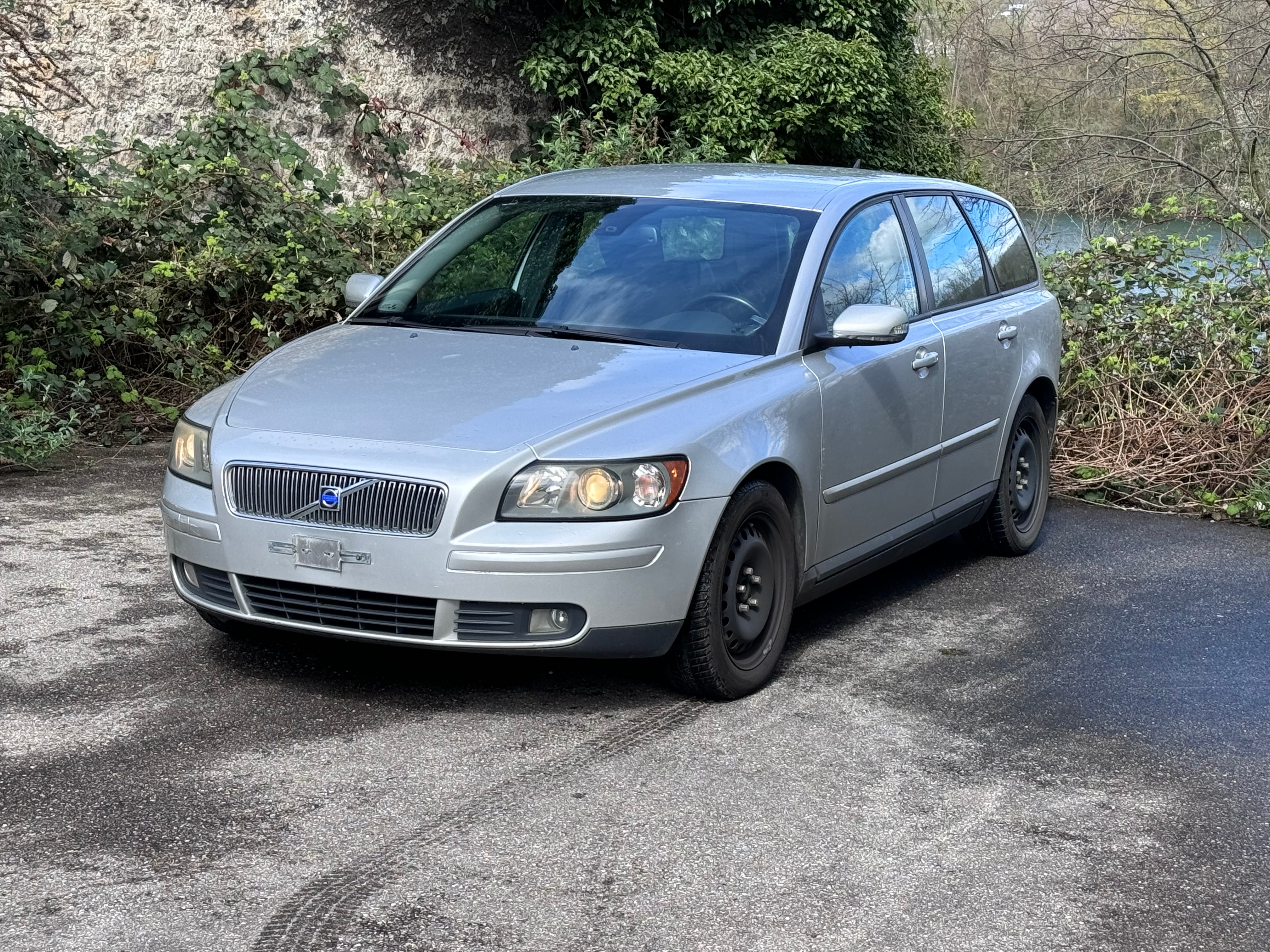 VOLVO V50 2.4