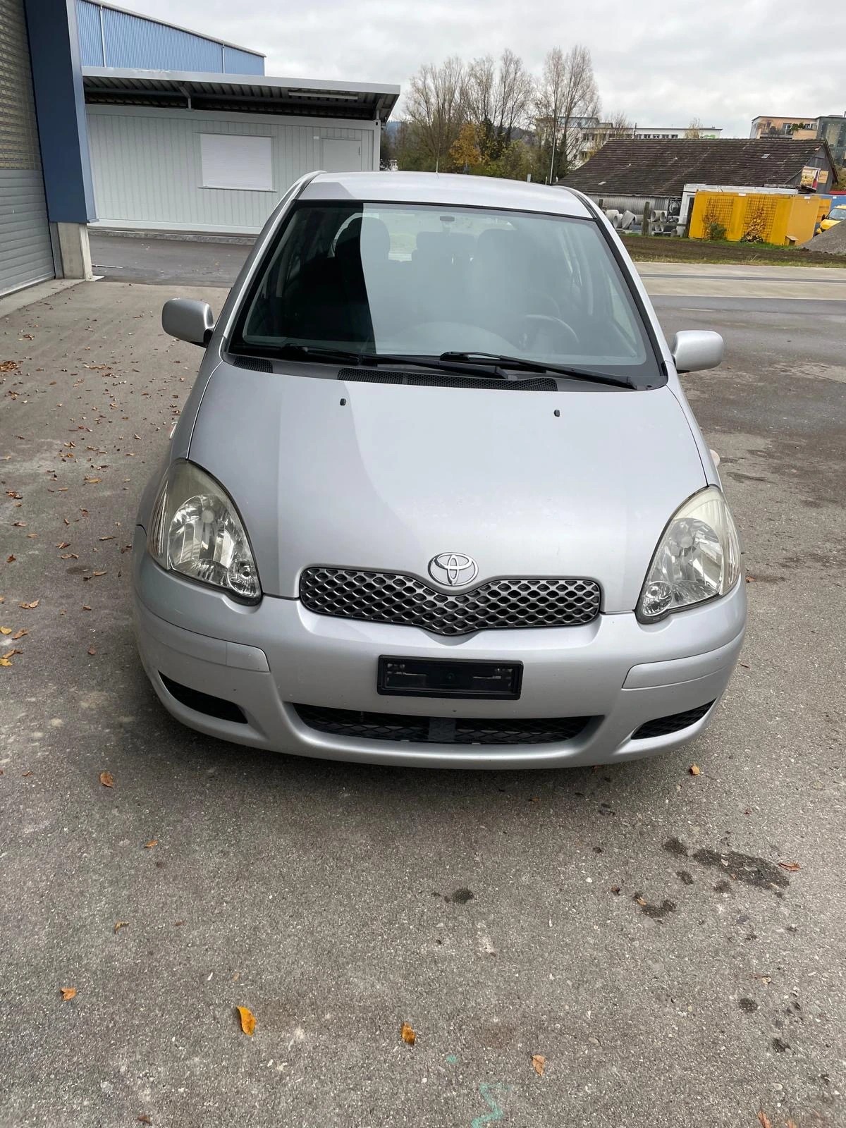 TOYOTA Yaris 1.0 Linea Sol