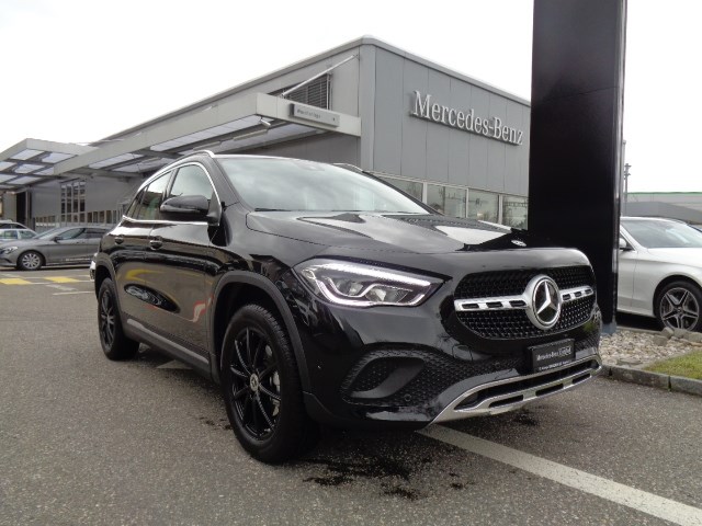 MERCEDES-BENZ GLA 200d Progress. 4Matic