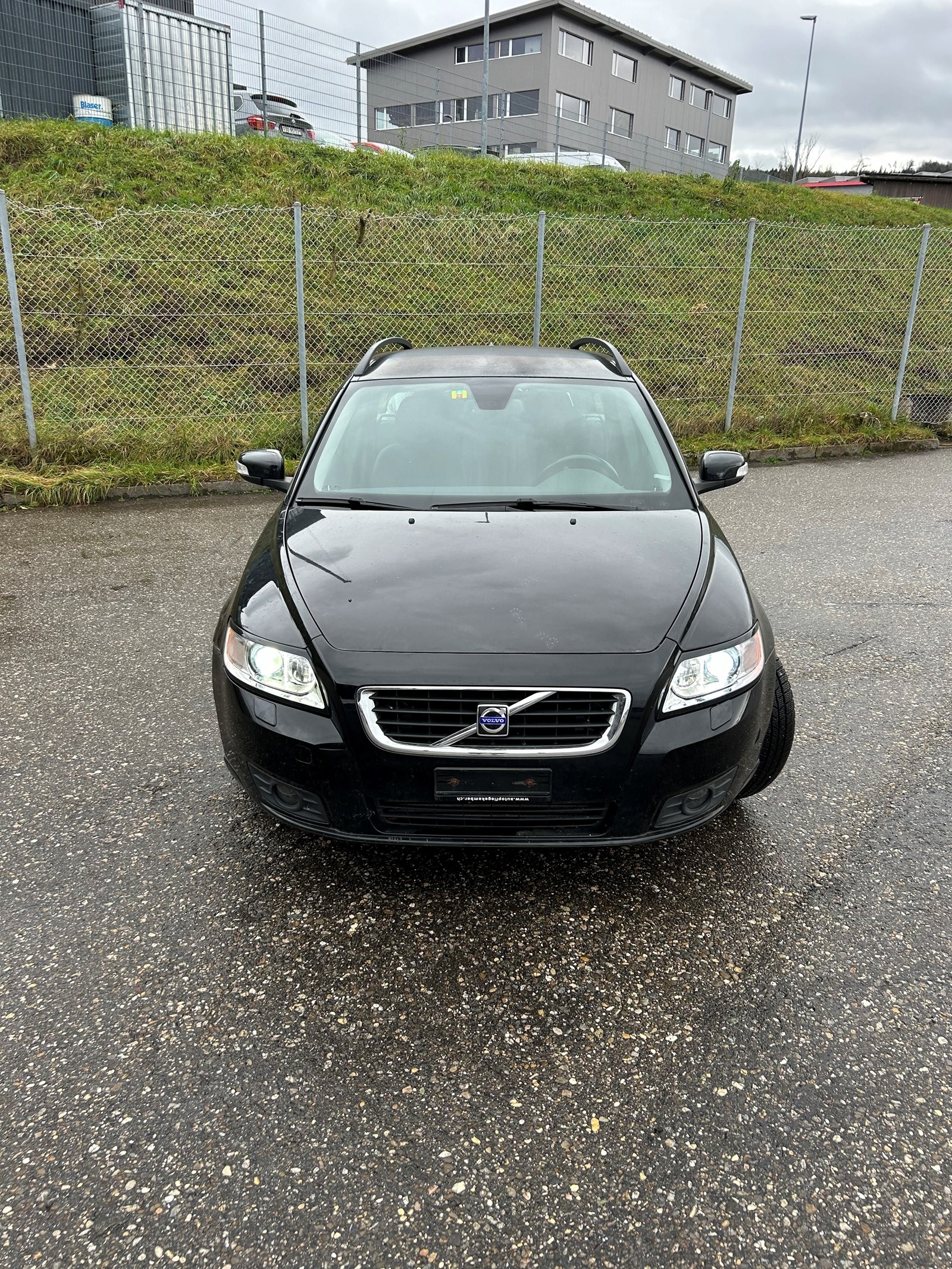 VOLVO V50 D5