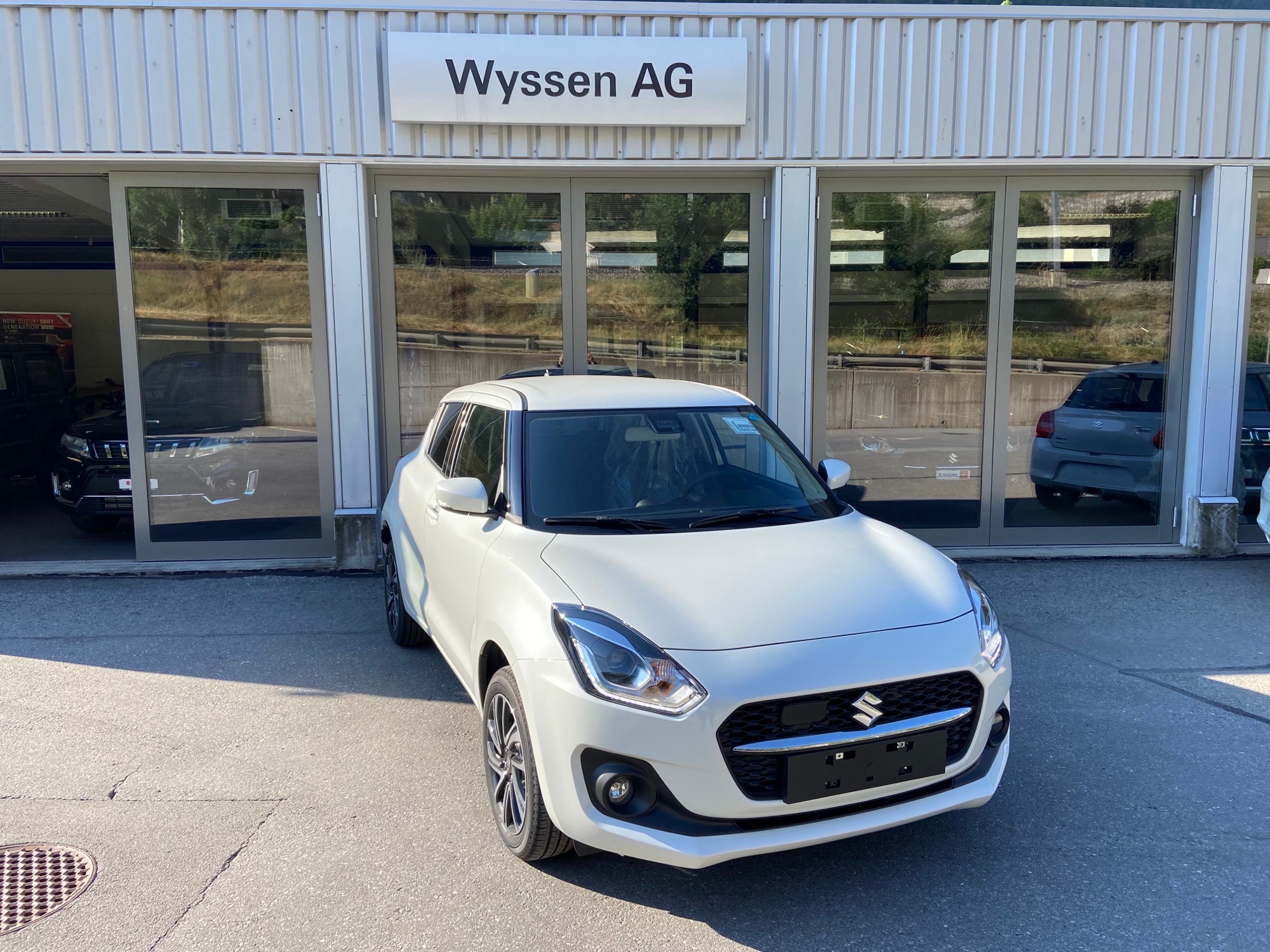 SUZUKI Swift 1.2 Compact Top 4x4 Hybrid