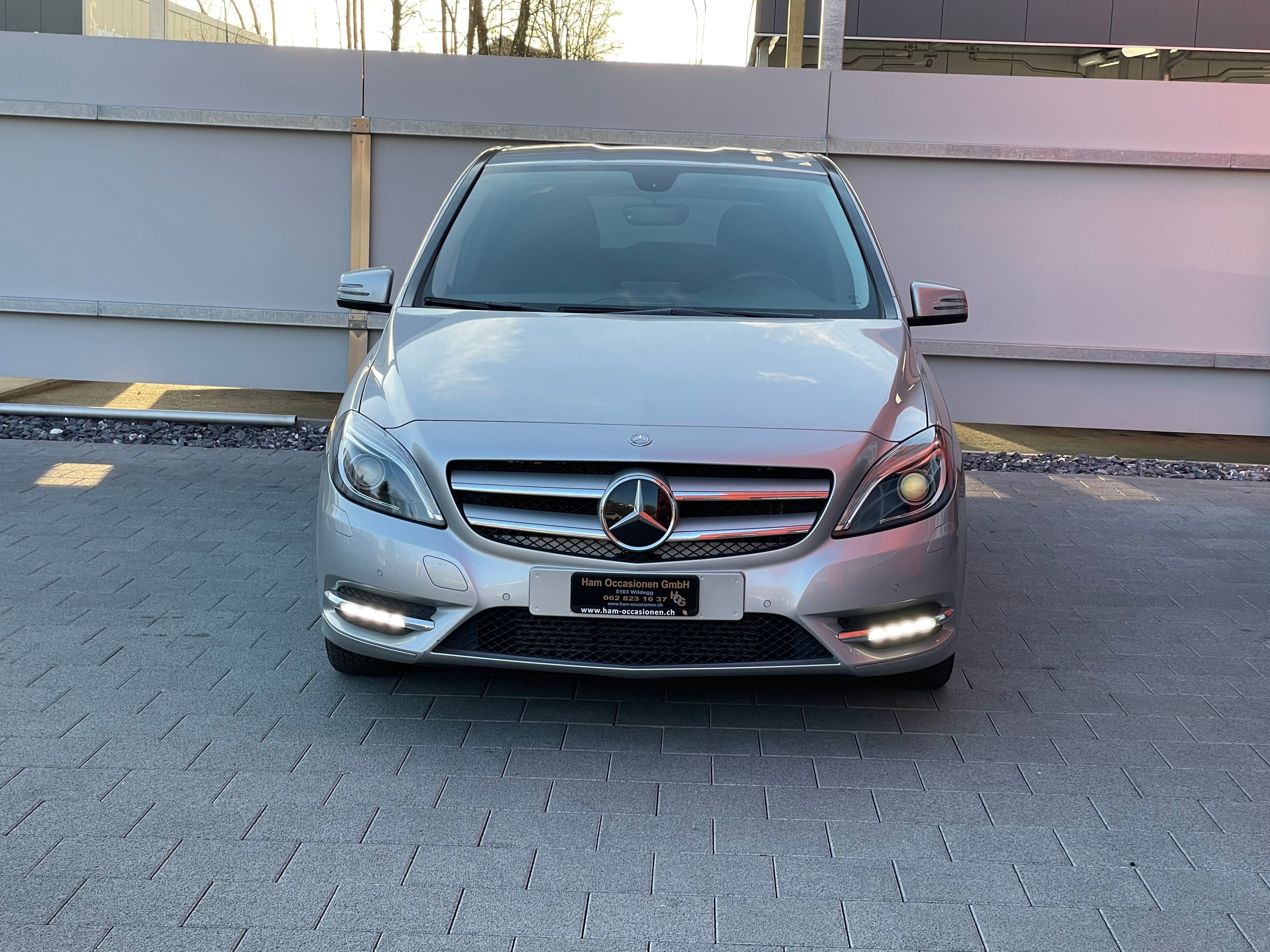 MERCEDES-BENZ B 180 7G-DCT