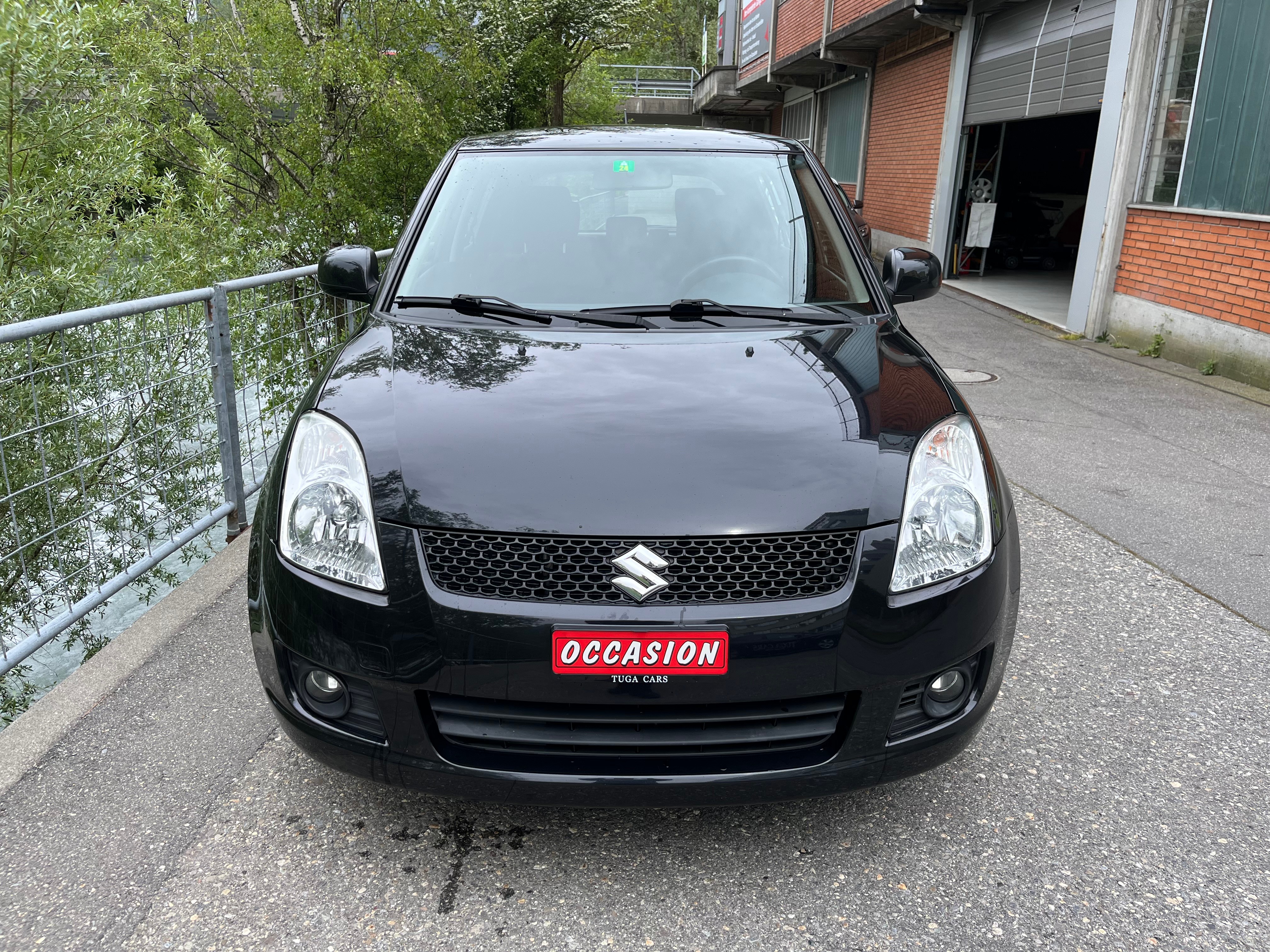 SUZUKI Swift 1.3i 16V GL Top Piz Sulai LE 4x4