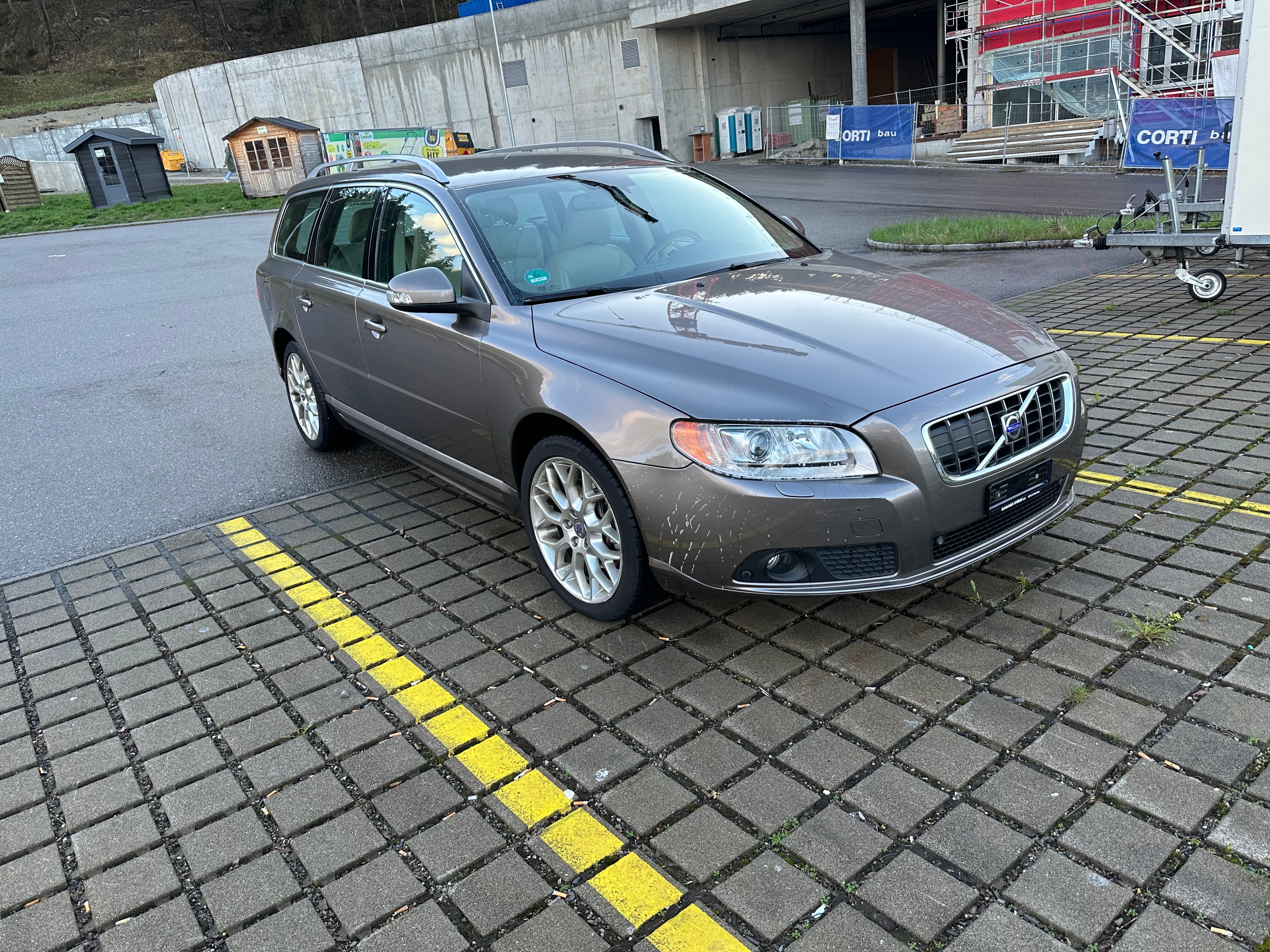 VOLVO V70 T6 AWD Summum Geartronic