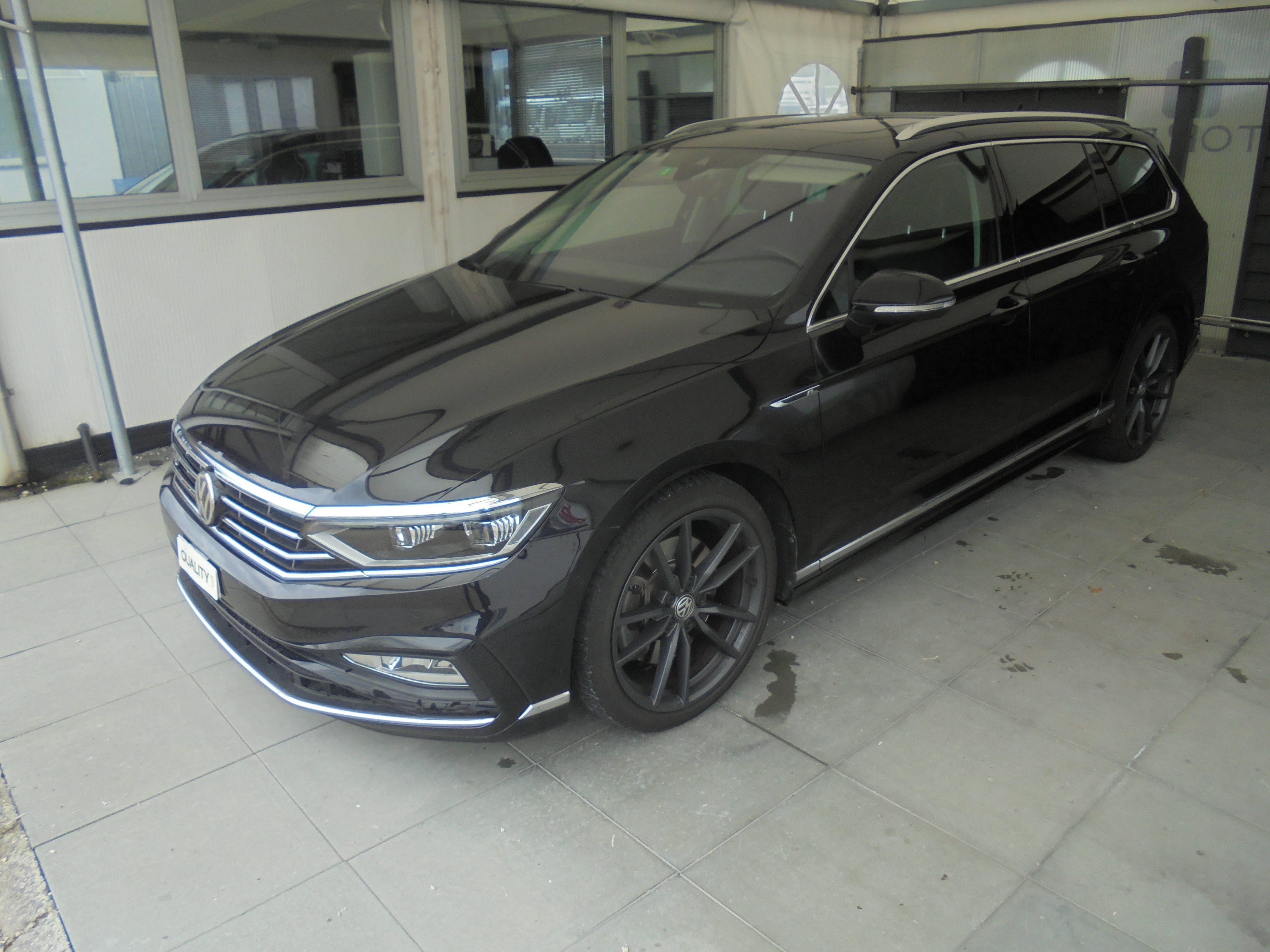 VW Passat Variant 2.0 TSI R-Line Edition 4Motion DSG