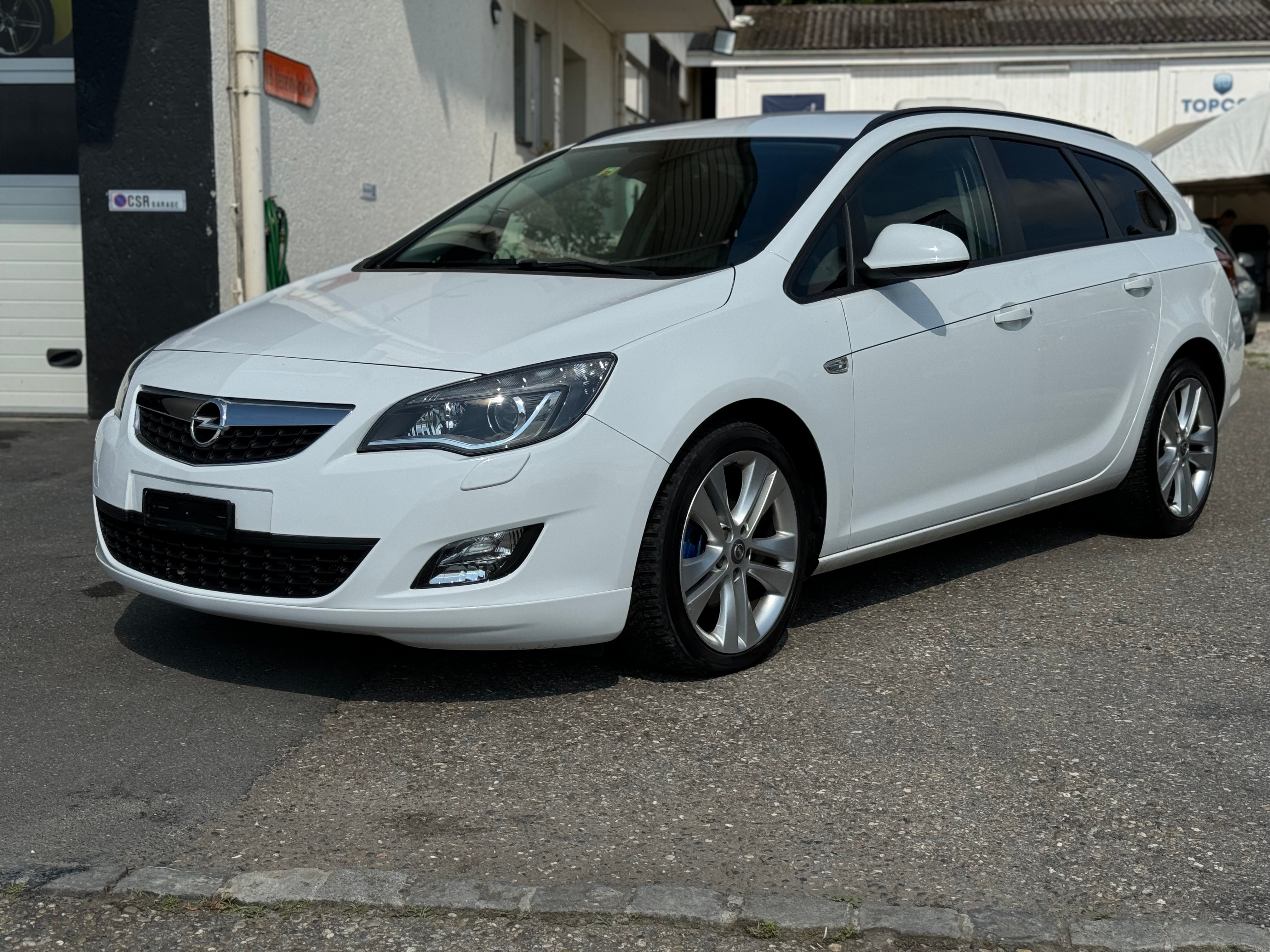 OPEL Astra SportsTourer 1.6i 16V Turbo Enjoy