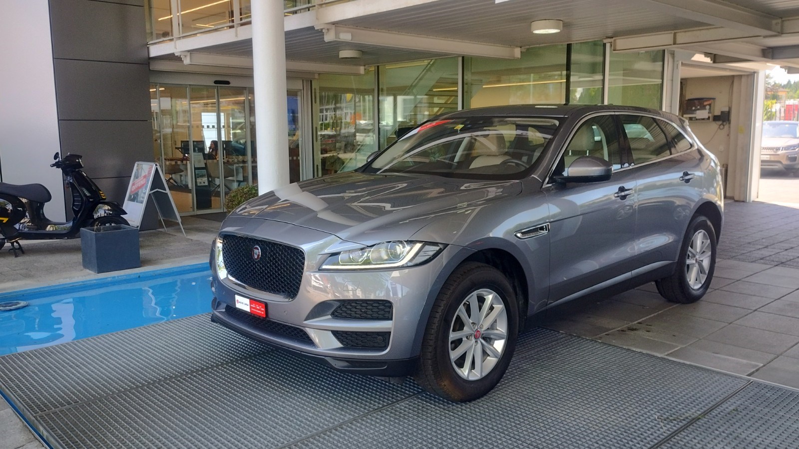 JAGUAR F-Pace 2.0d Portfolio AWD Automatik