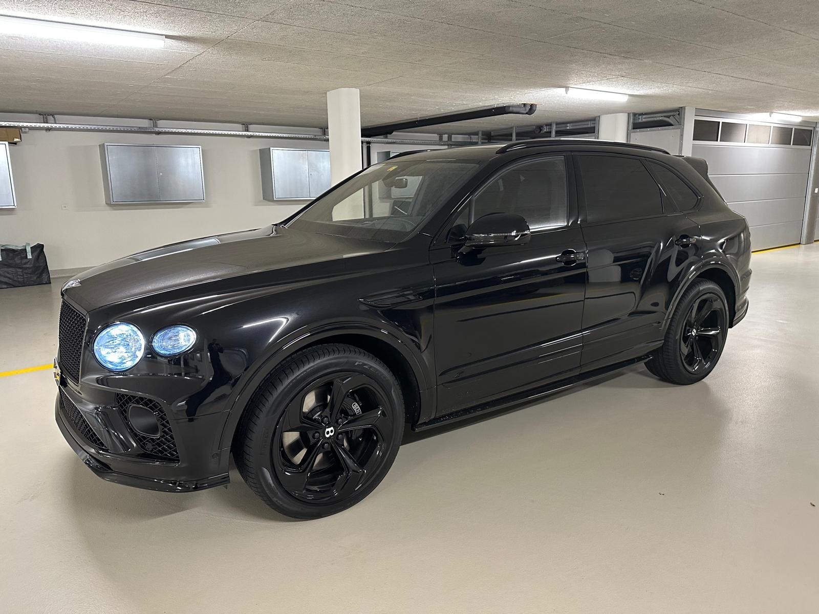 BENTLEY Bentayga V8