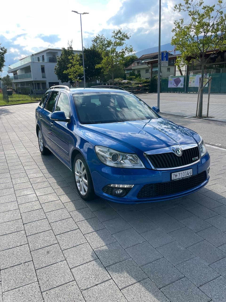 SKODA Octavia Combi 2.0 TSI RS