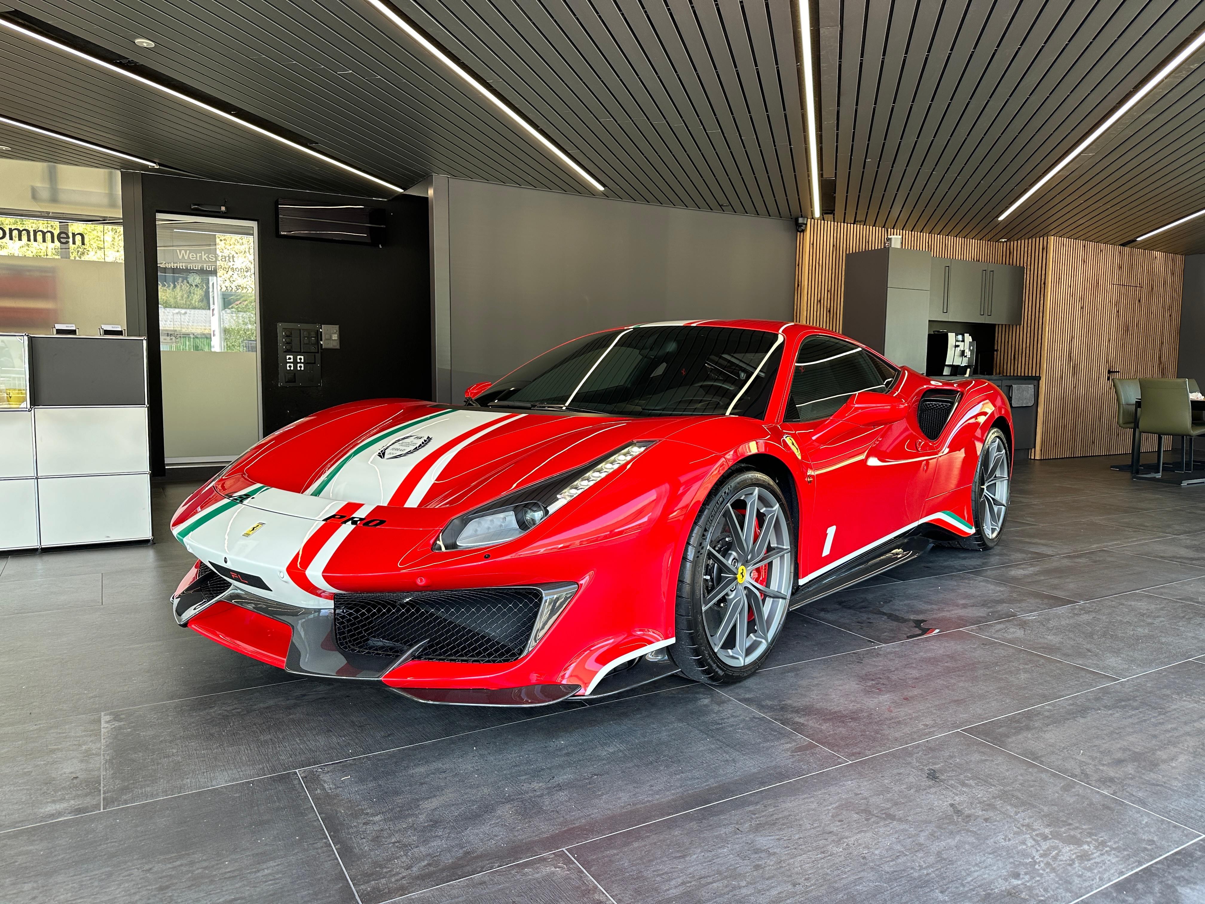 FERRARI 488 Pista 3.9 V8 Piloti 1