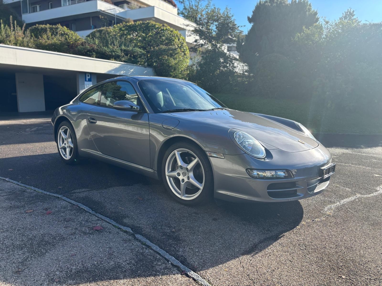 PORSCHE 911 Carrera