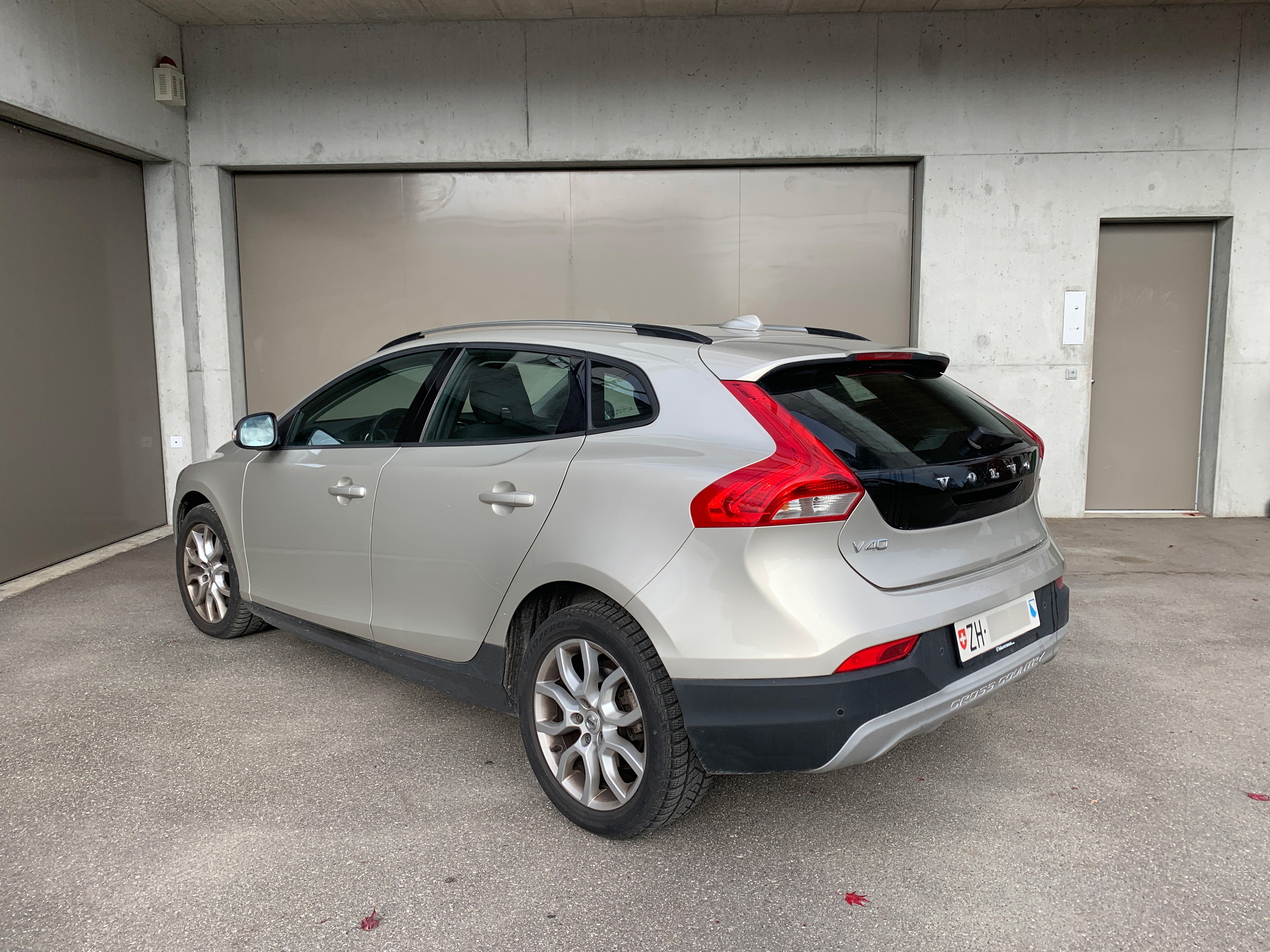 VOLVO V40