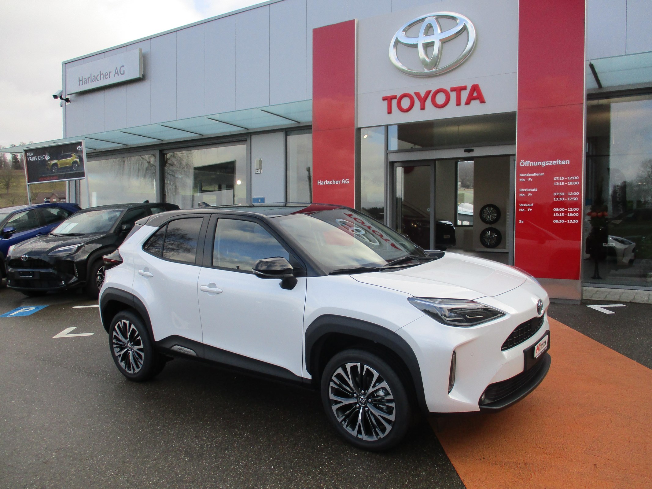 TOYOTA Yaris Cross 1.5 Elegant e-CVT AWDi