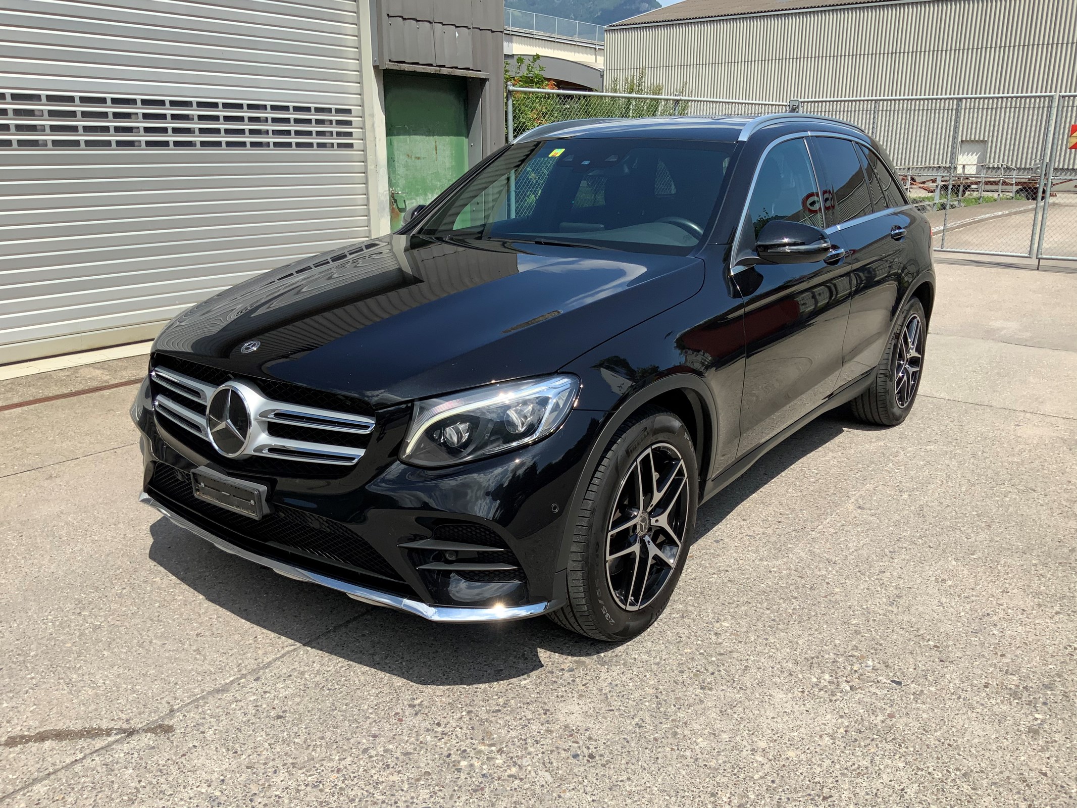 MERCEDES-BENZ GLC 300 4Matic AMG Line 9G-Tronic