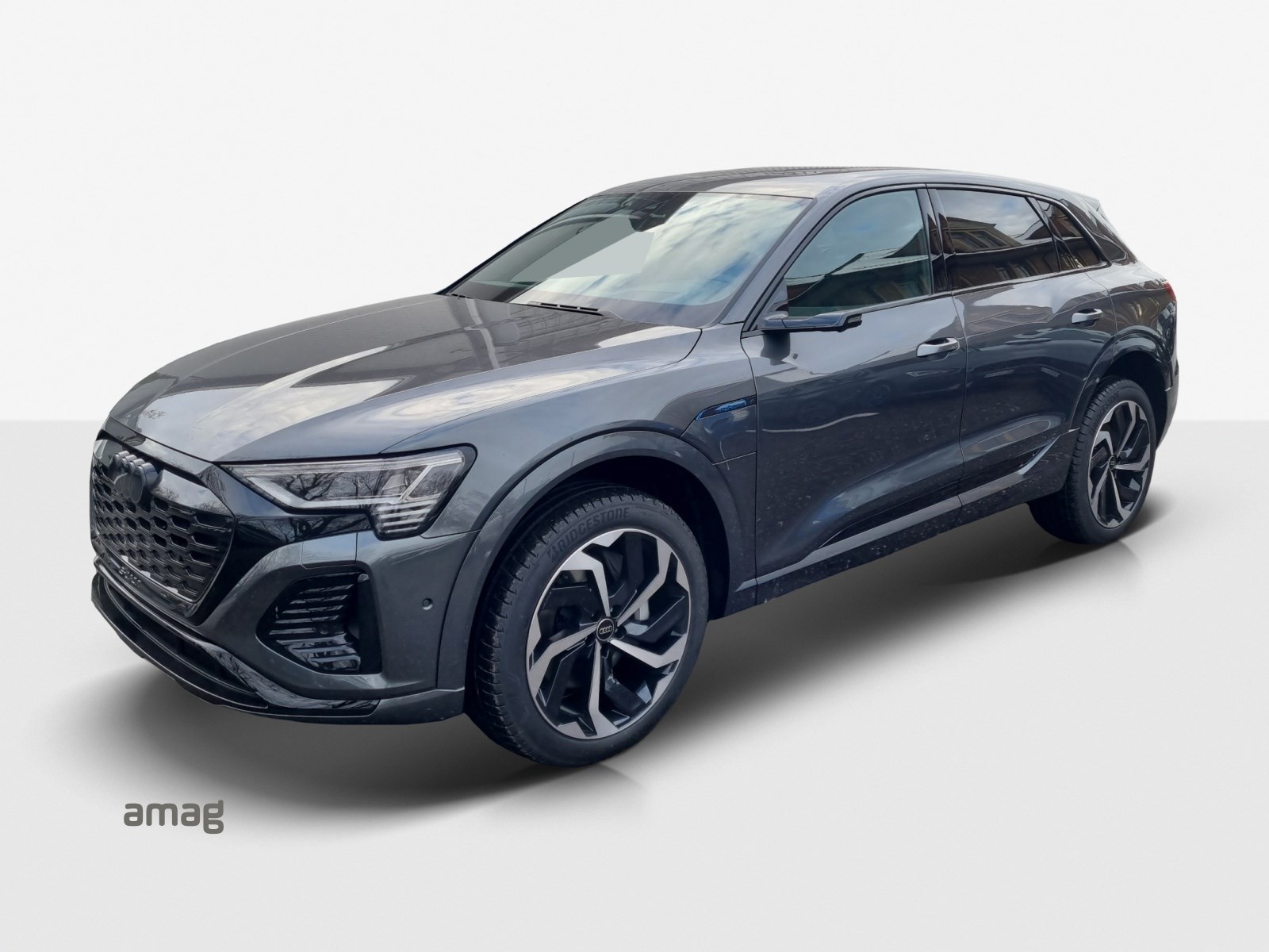 AUDI Q8 55 e-tron S line quattro