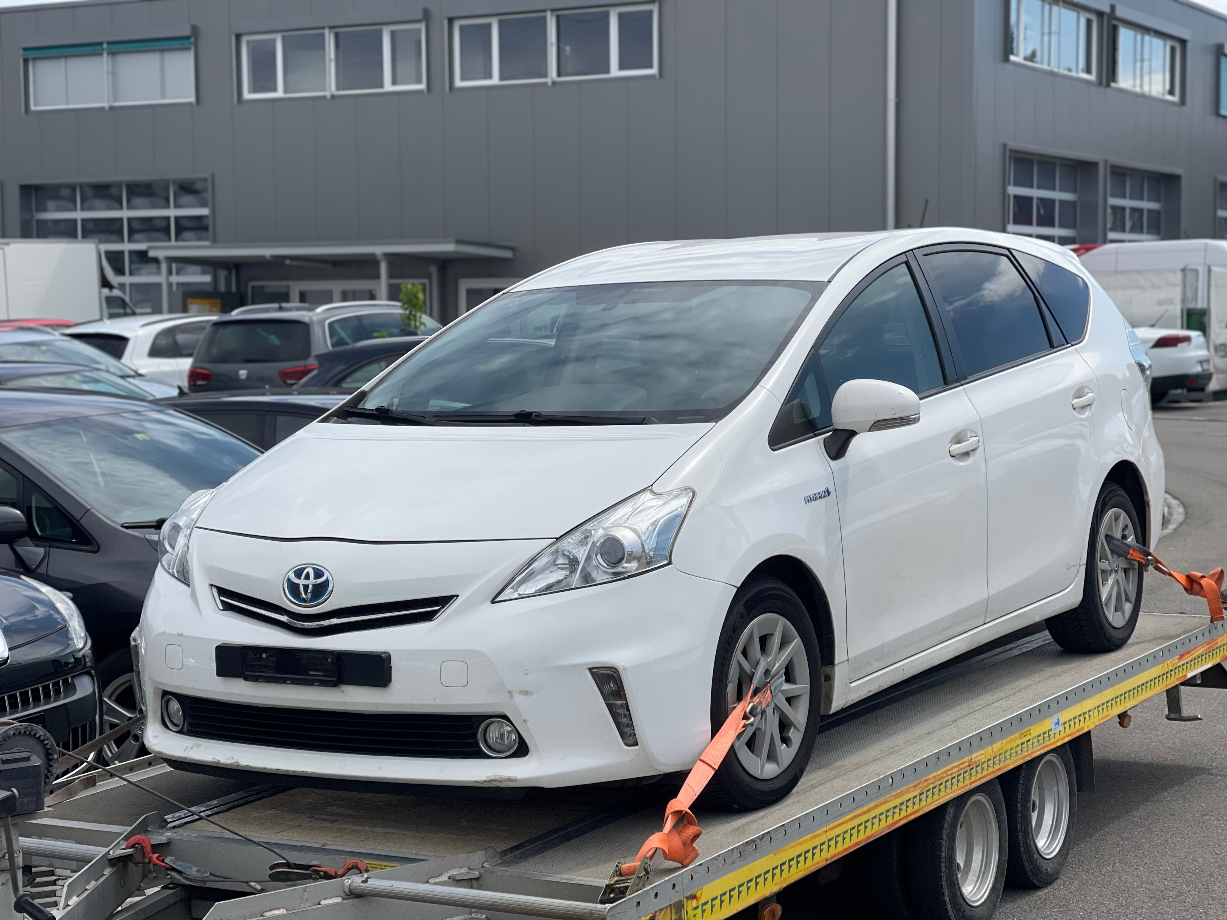 TOYOTA Prius+ 1.8 VVT-i HSD Luna