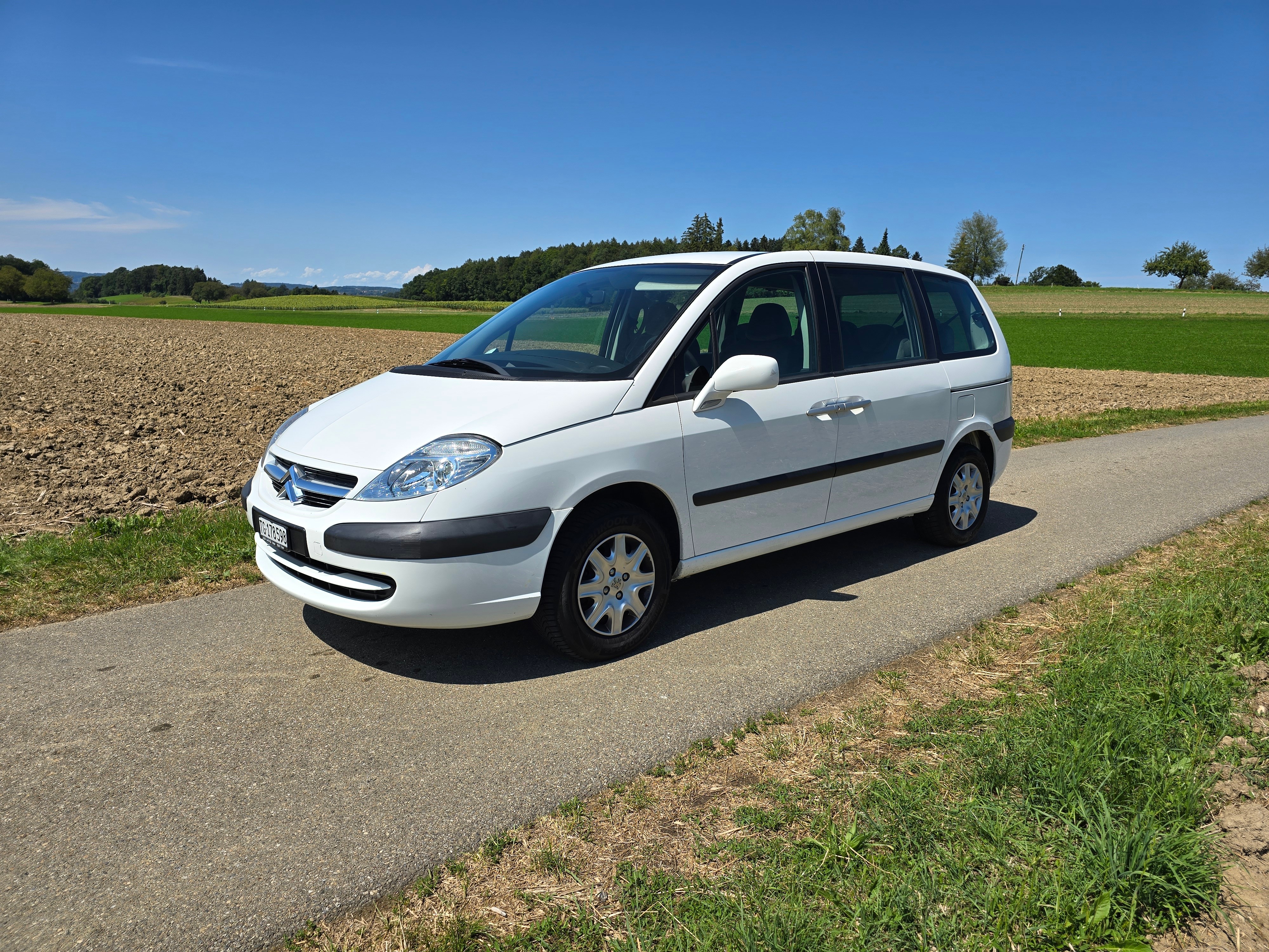 CITROEN C8 2.0 16V Essentiel (X)