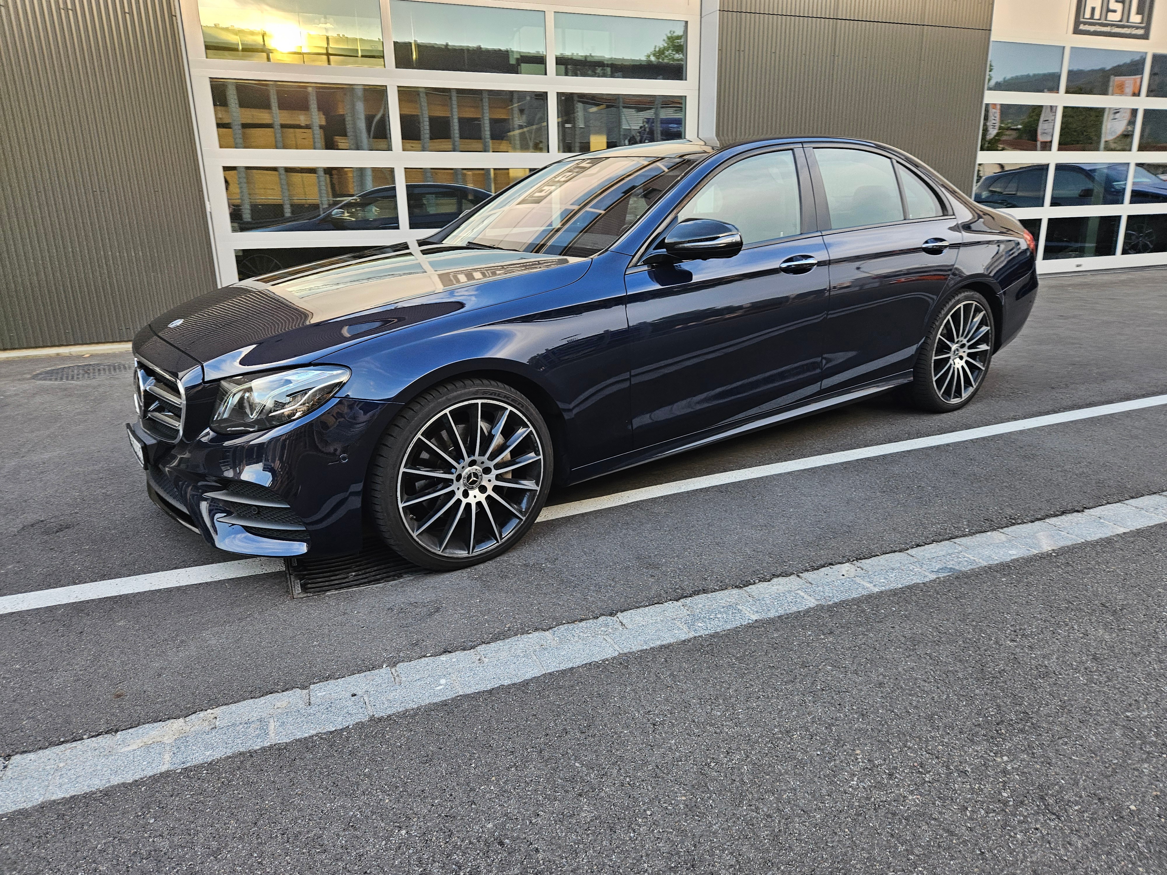 MERCEDES-BENZ E 220 d AMG Line 4Matic 9G-Tronic