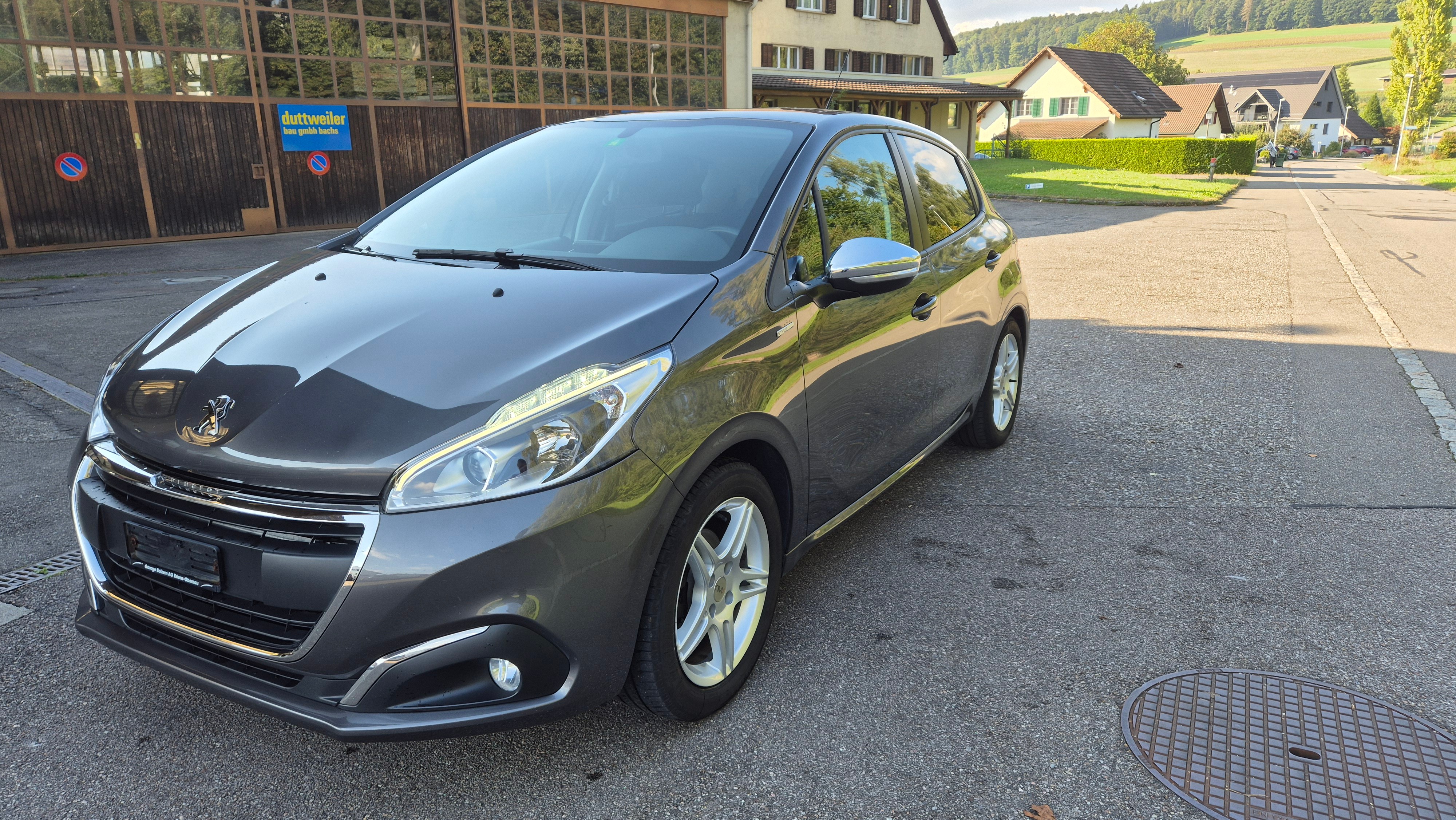 PEUGEOT 208 1.2 PureTech Style