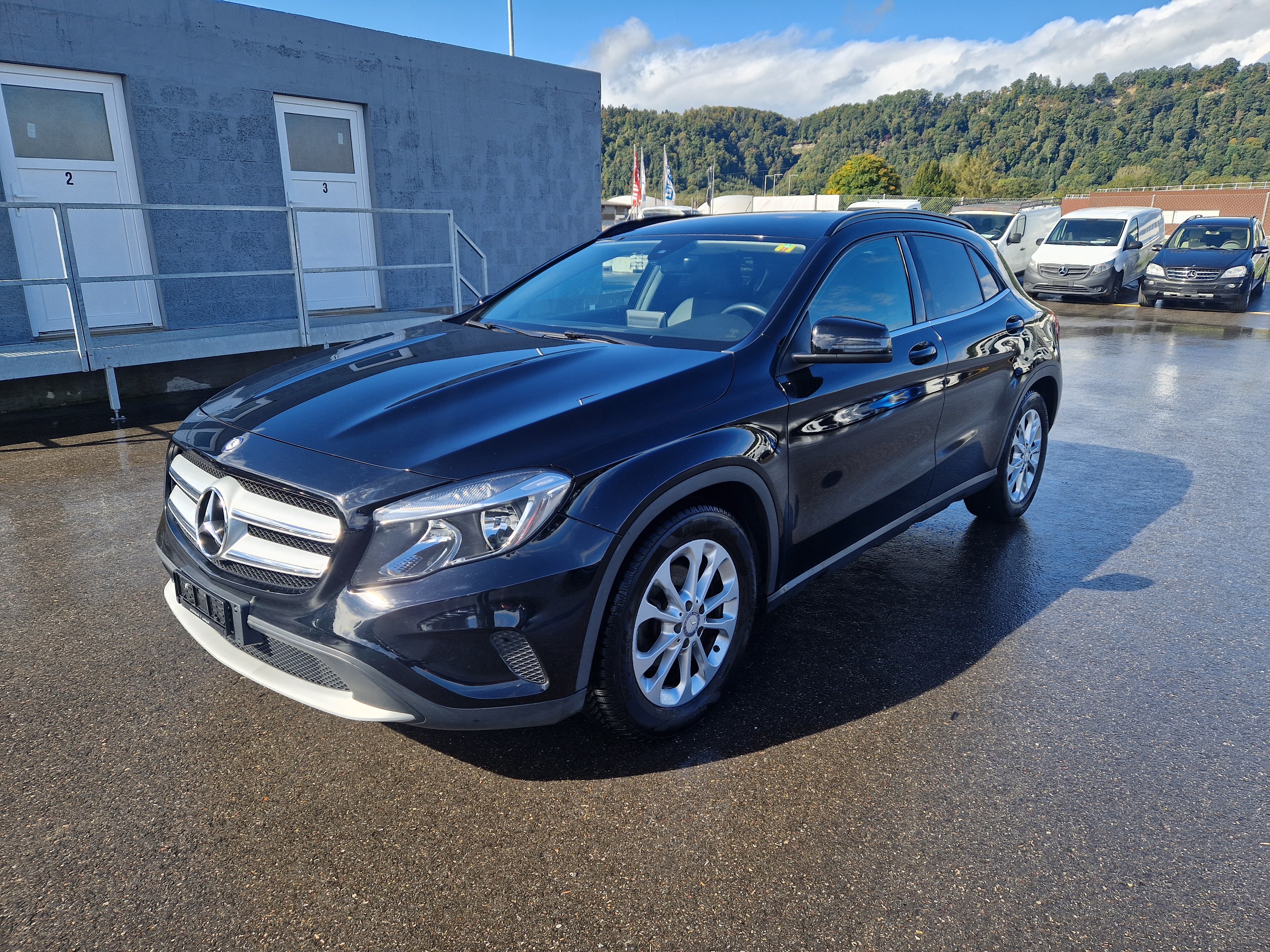 MERCEDES-BENZ GLA 180 CDI Urban 7G-DCT