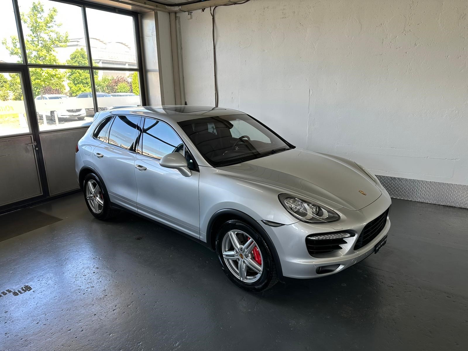 PORSCHE Cayenne Turbo