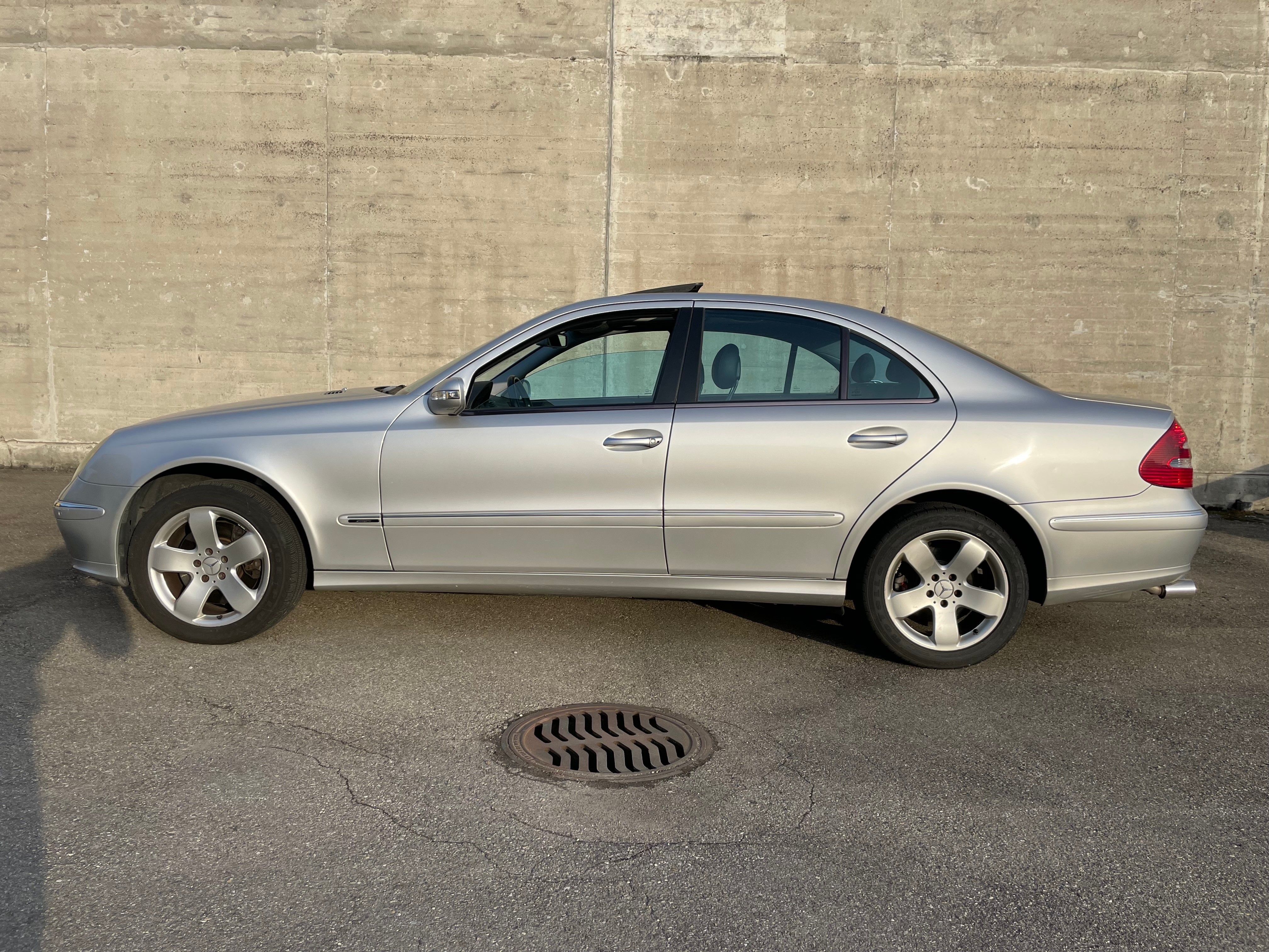 MERCEDES-BENZ E 500 Avantgarde 4Matic Automatic