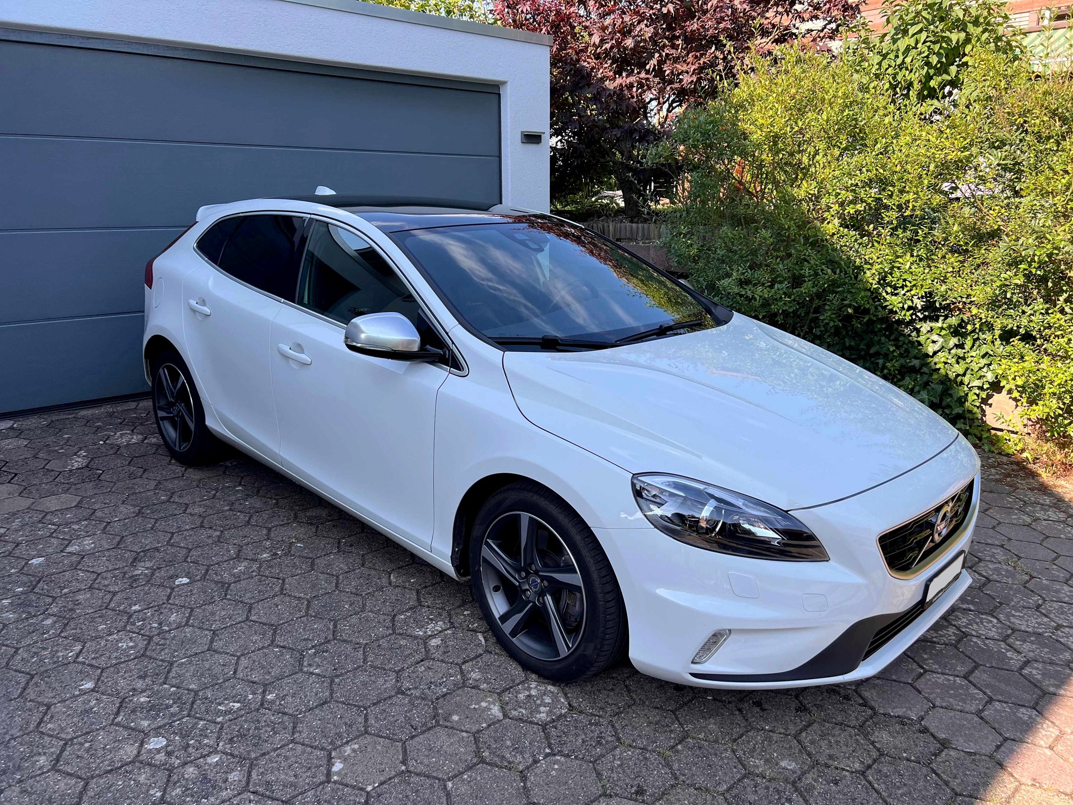 VOLVO V40 D3 Kinetic R-Design