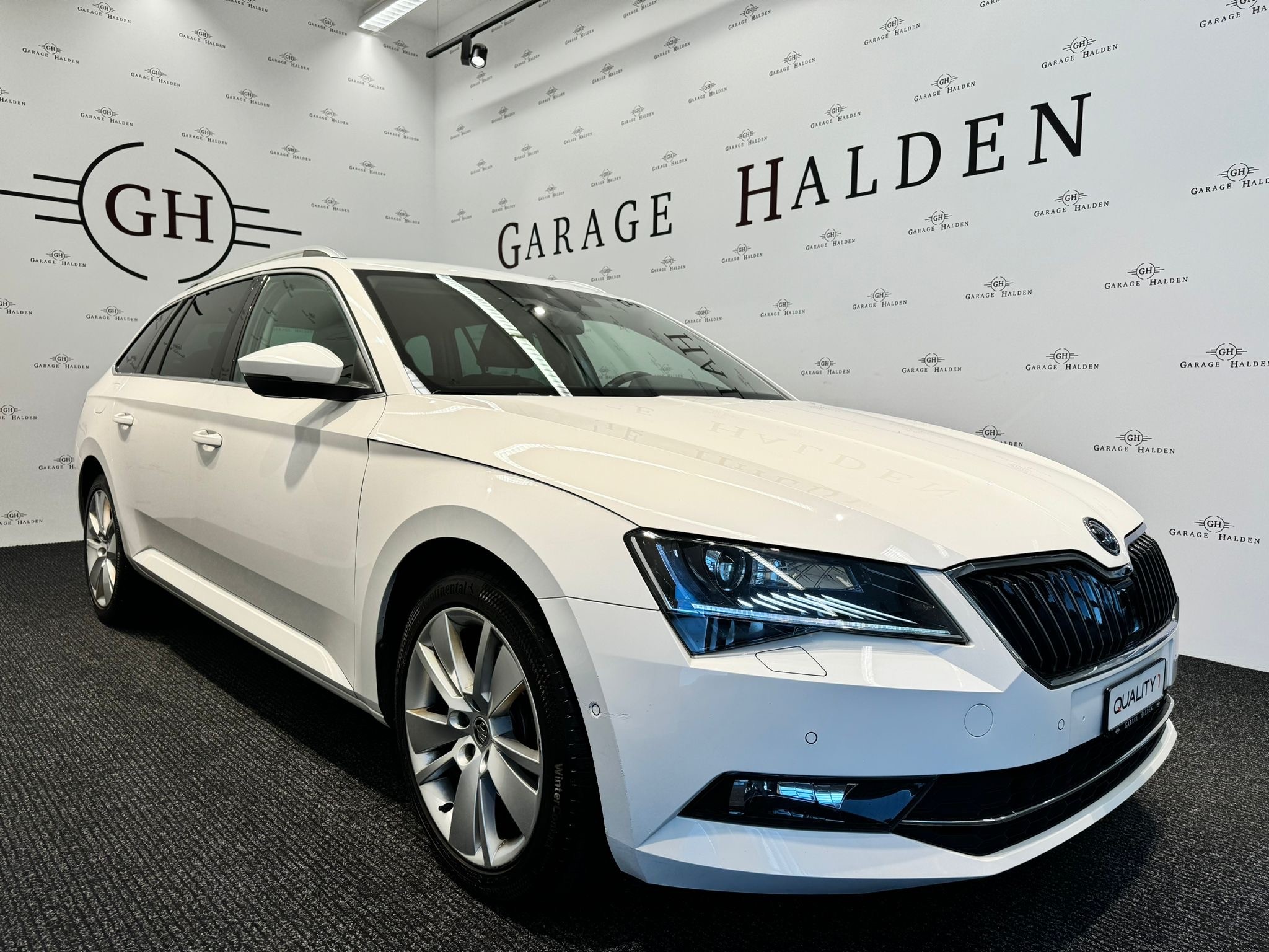 SKODA Superb Combi 2.0 TDi Style 4x4 DSG