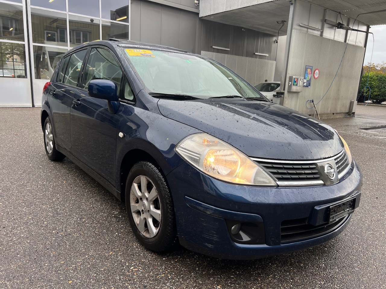 NISSAN Tiida 1.6 acenta Automatic