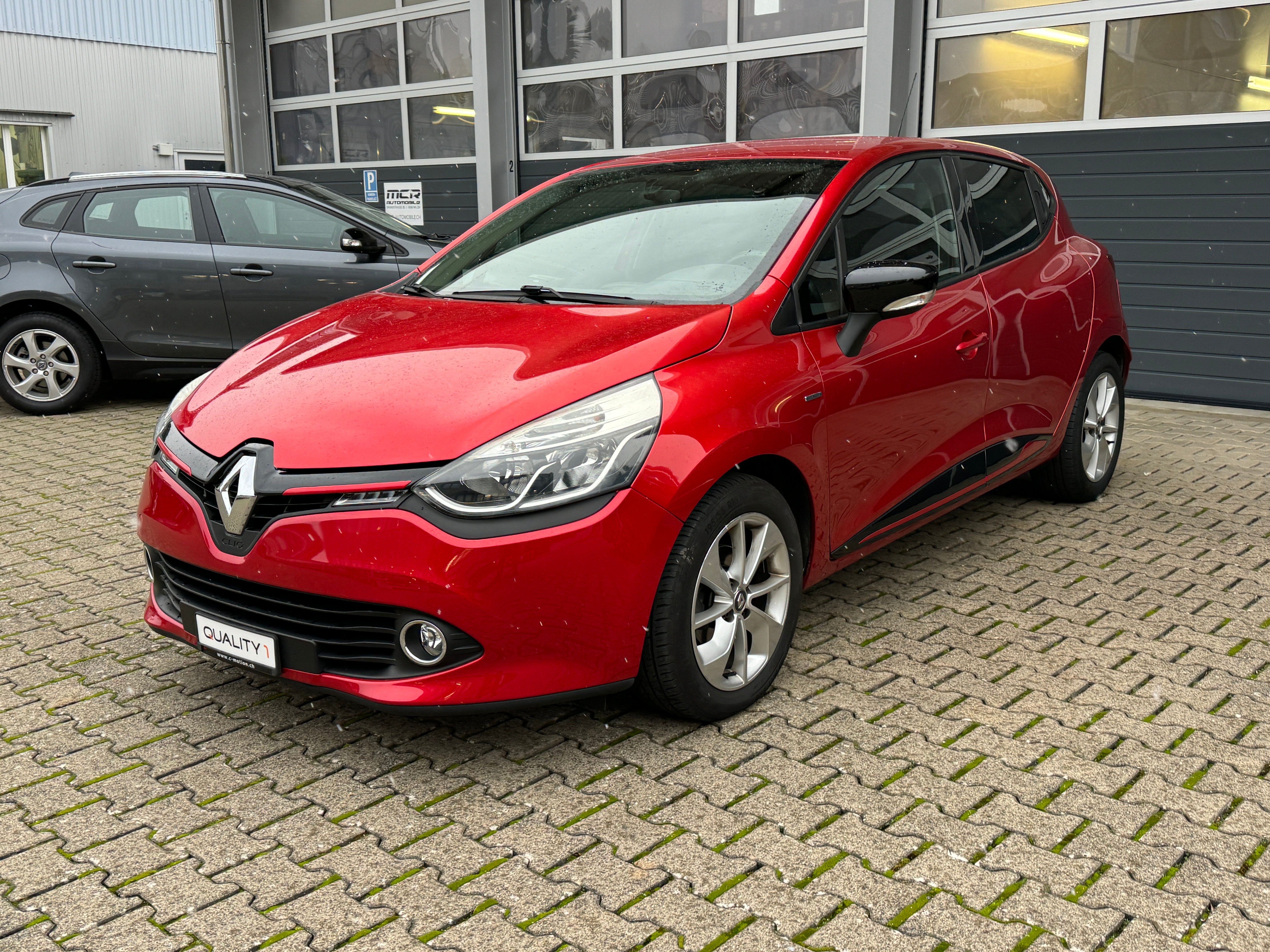 RENAULT Clio 1.2 16V T Limited EDC