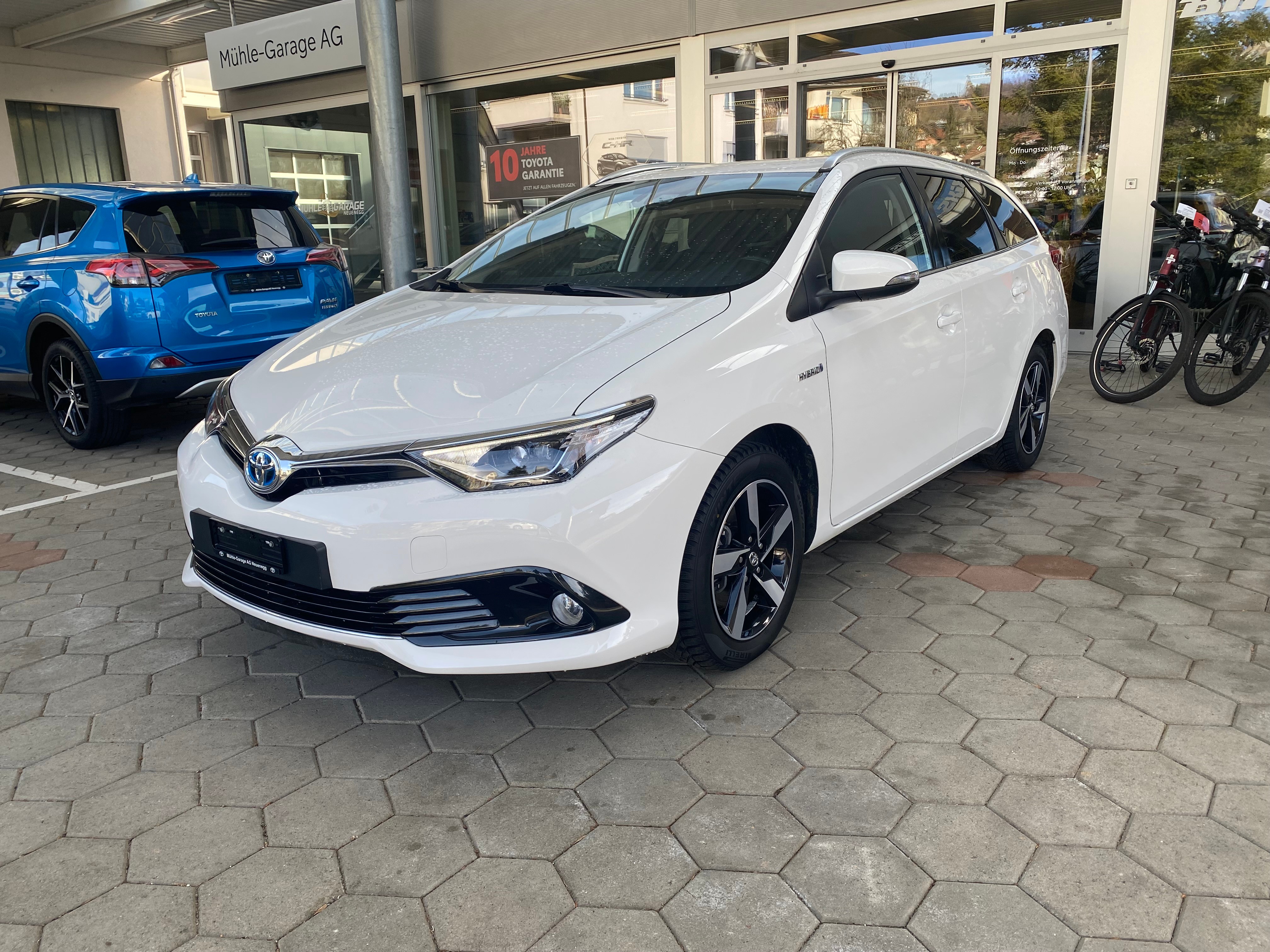 TOYOTA Auris Touring Sports 1.8 HSD Trend e-CVT