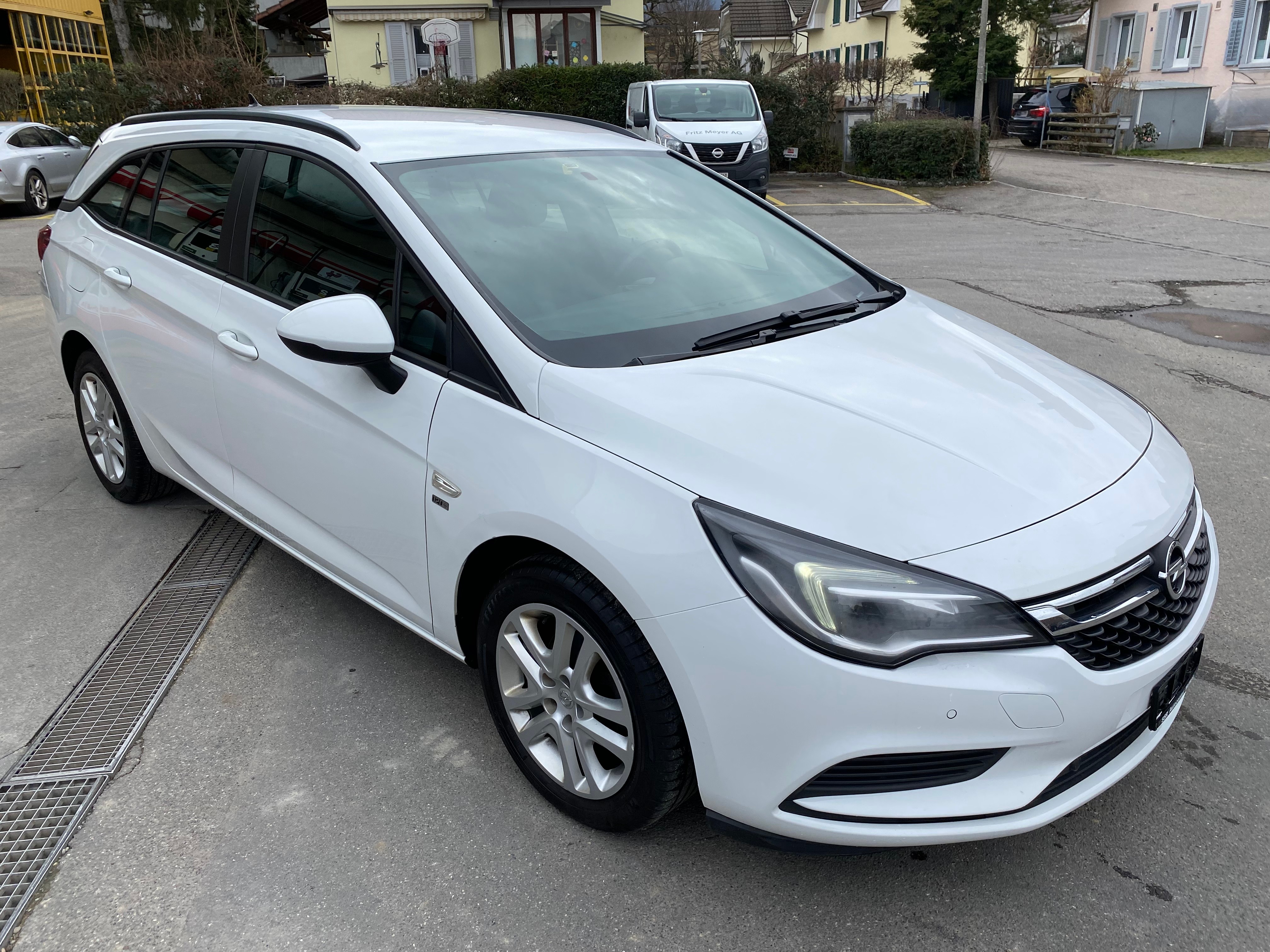 OPEL Astra Sports Tourer 1.0i Turbo 120 Years Edition