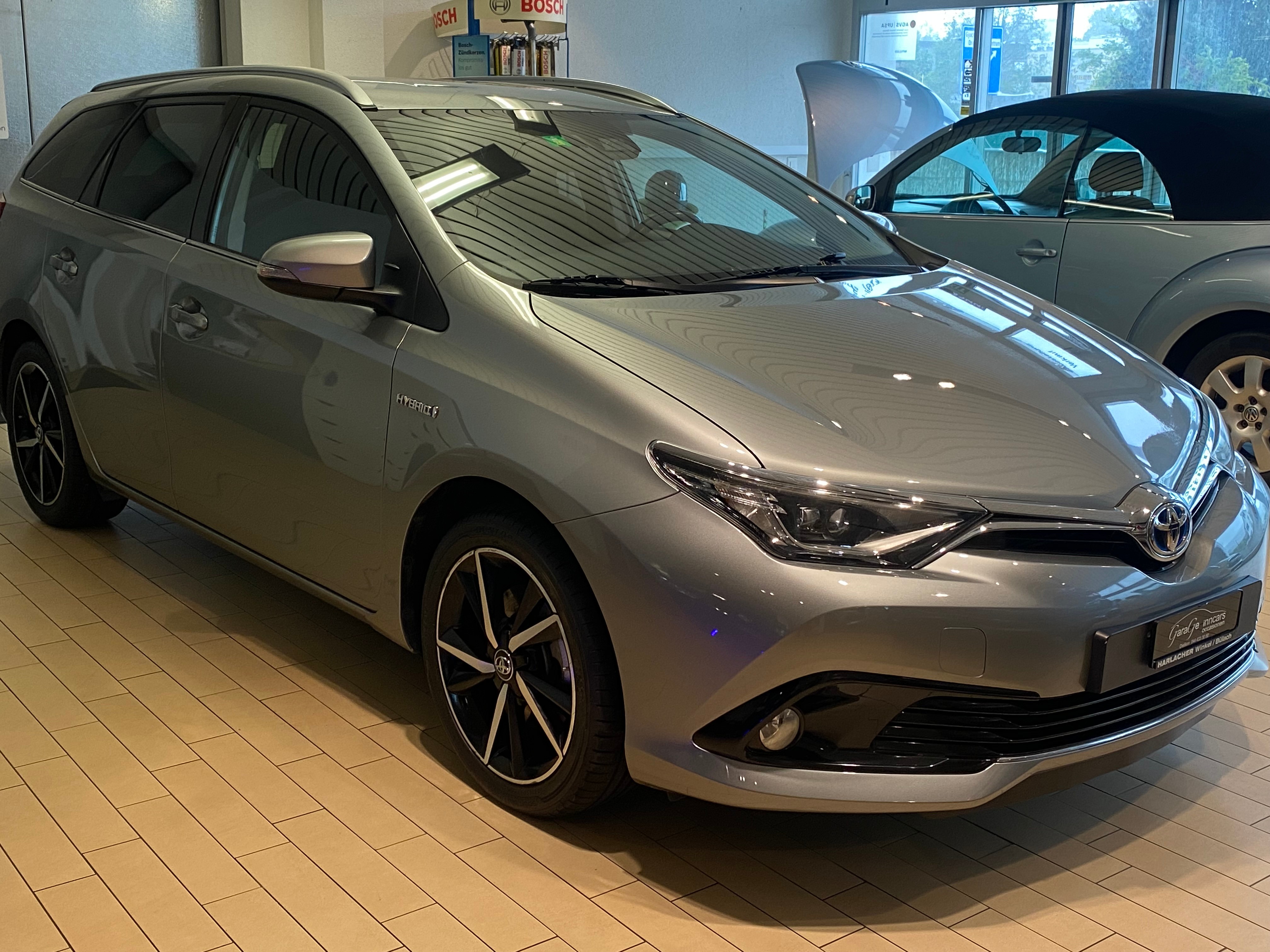 TOYOTA Auris Touring Sports 1.8 HSD Trend e-CVT