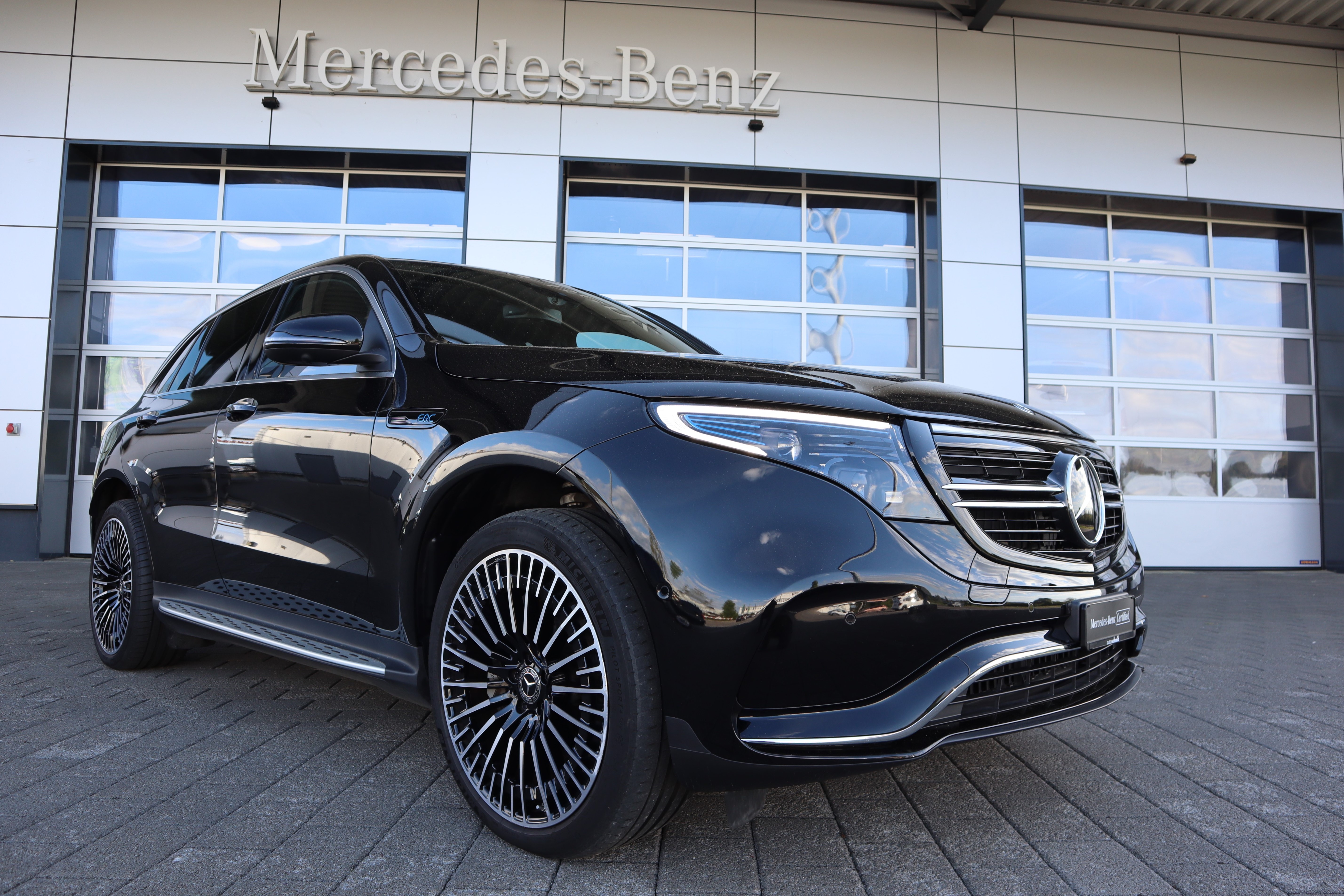 MERCEDES-BENZ EQC 400 AMG Line 4Matic